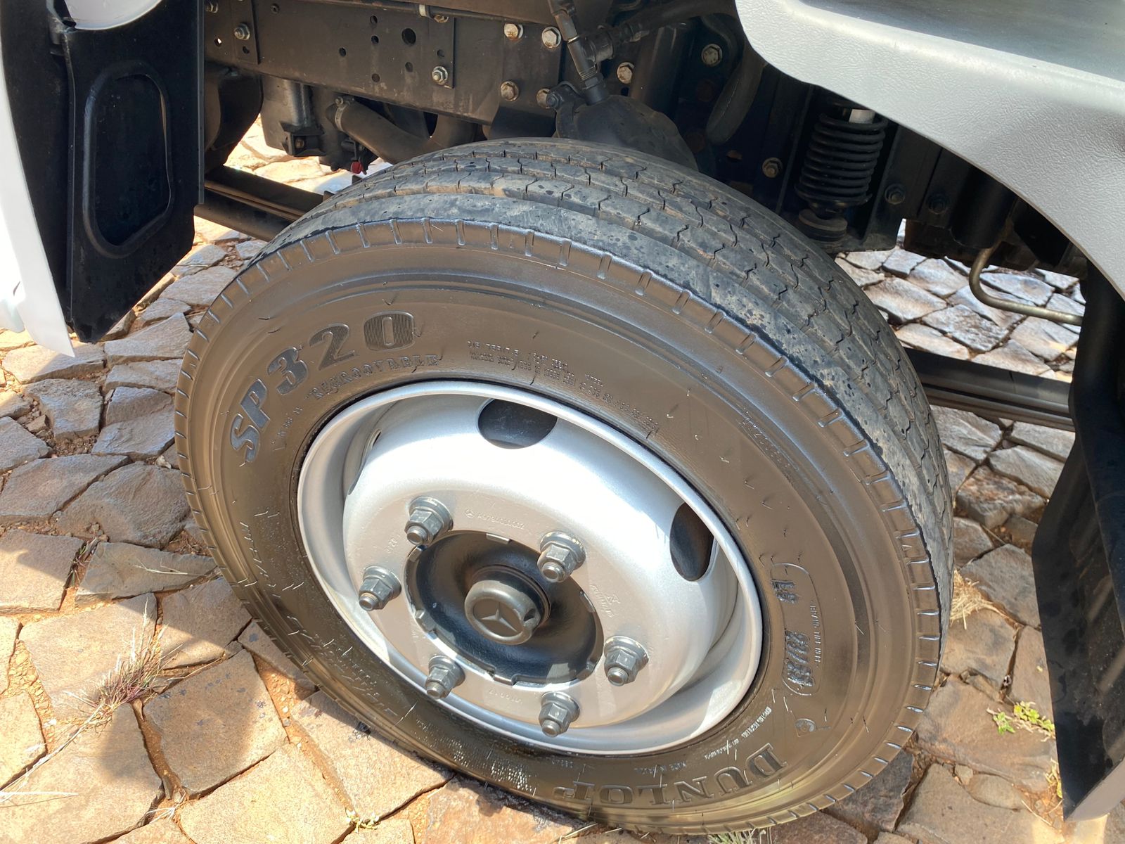 MB ACCELO 815 4X2 Boiadeira - Imagem 13