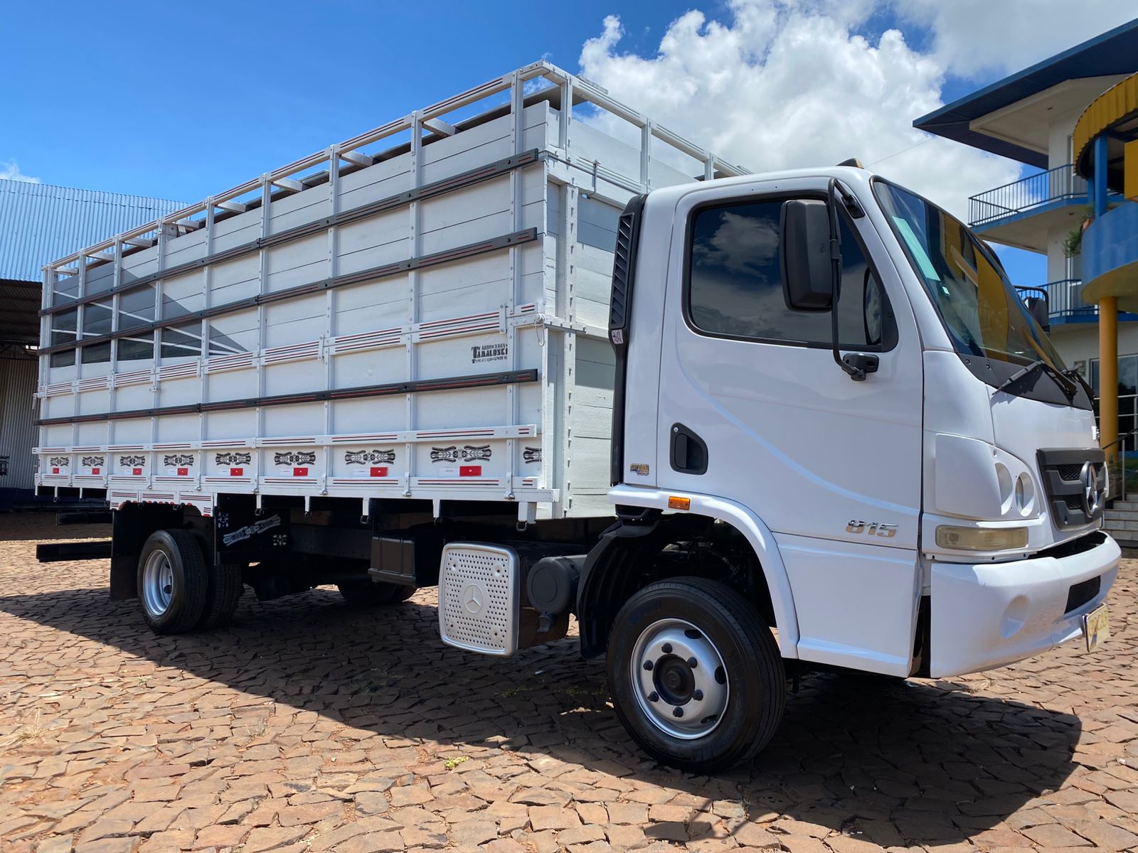 MB ACCELO 815 4X2 Boiadeira - Imagem 15