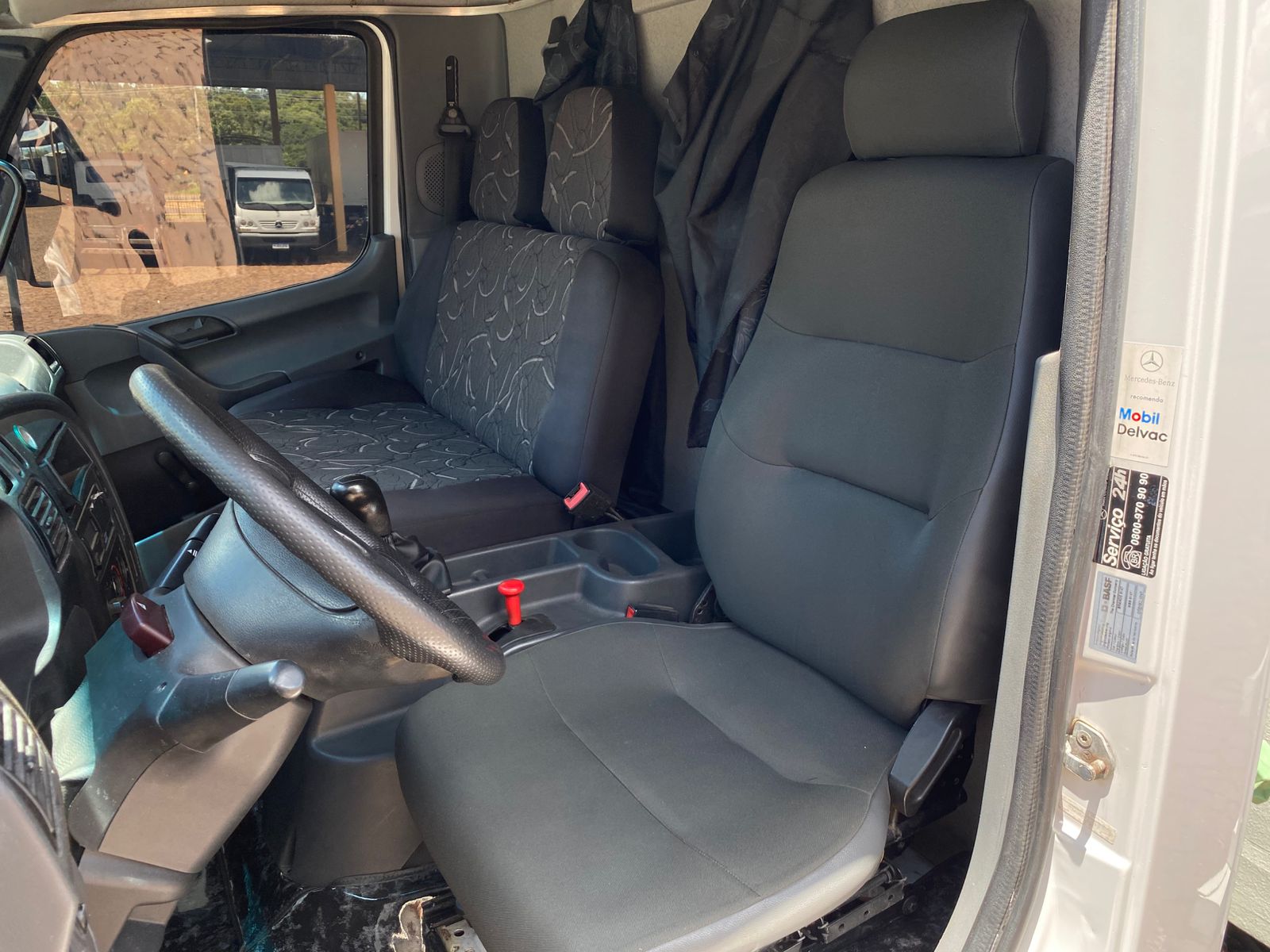 MB ACCELO 815 4X2 Boiadeira - Imagem 23