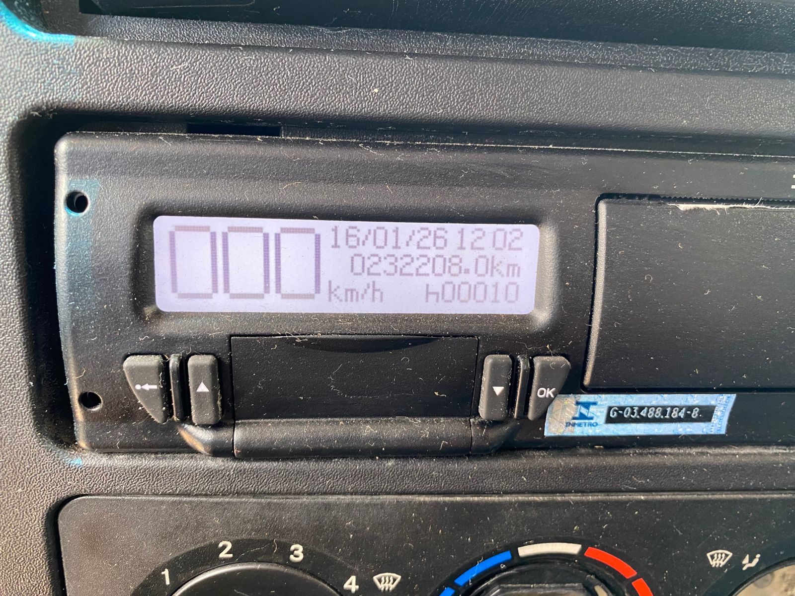 MB ACCELO 815 4X2 Boiadeira - Imagem 27