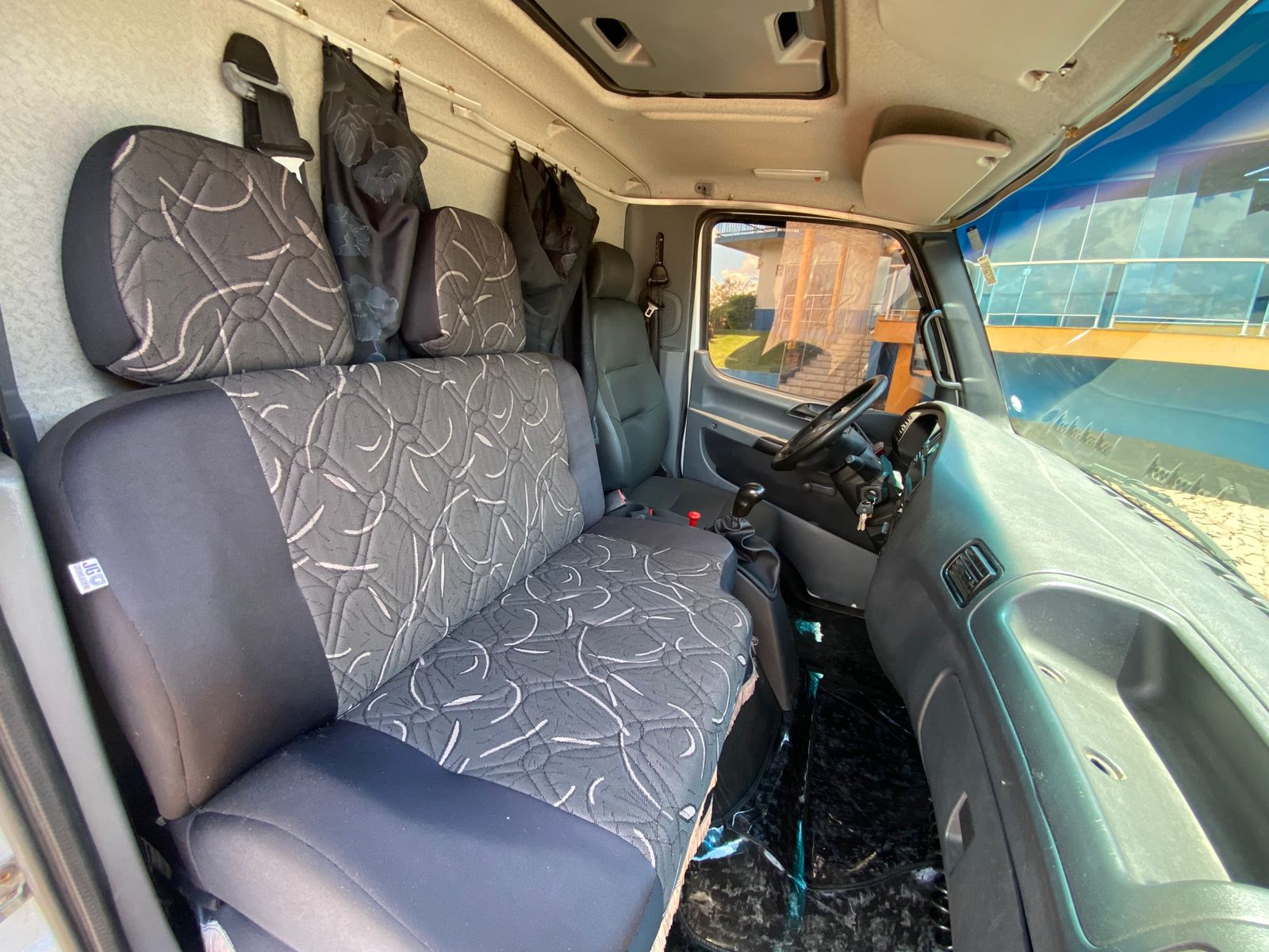 MB ACCELO 815 4X2 Boiadeira - Imagem 29