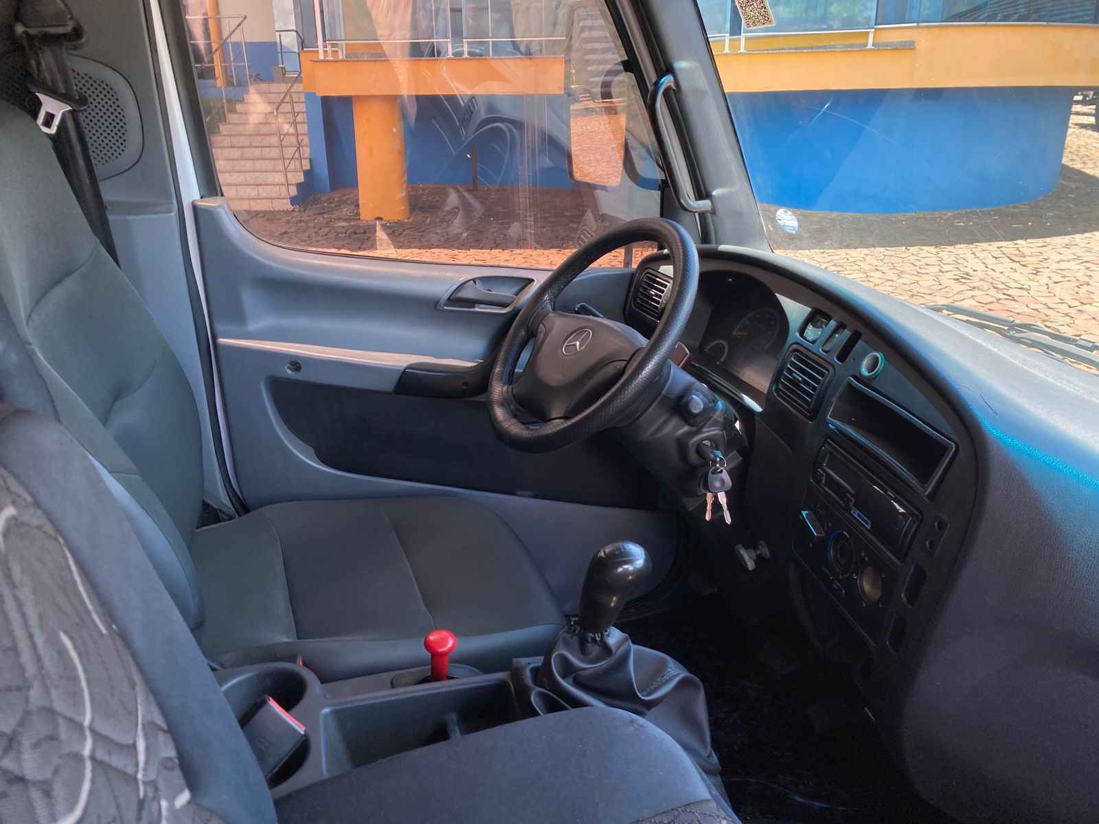 MB ACCELO 815 4X2 Boiadeira - Imagem 30