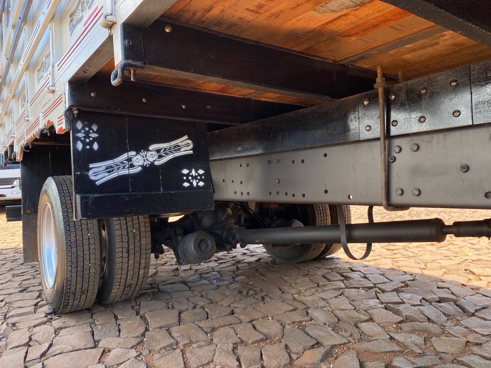 MB ACCELO 815 4X2 Boiadeira - Imagem 8