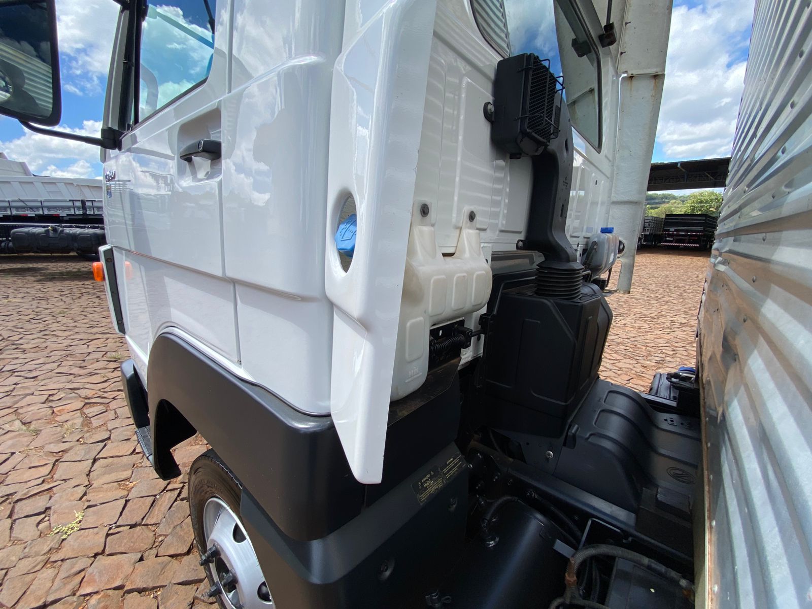 VW 13160 6X2 - Imagem 12