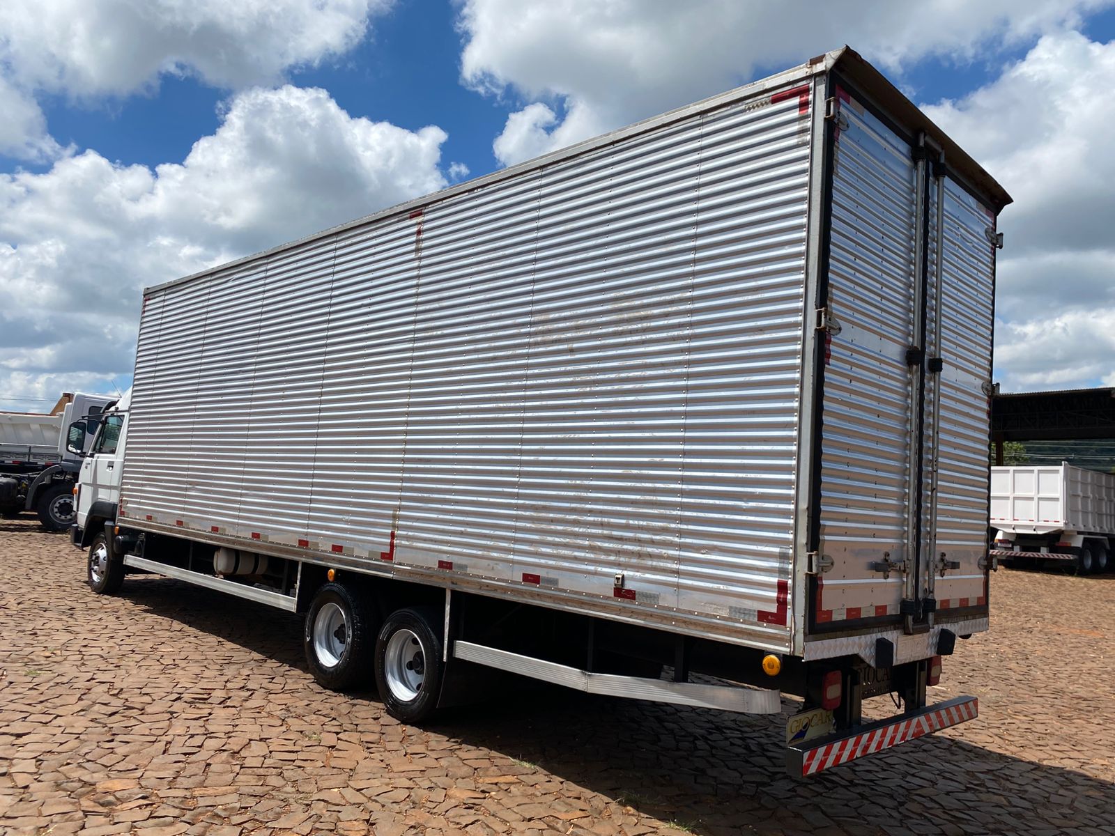 VW 13160 6X2 - Imagem 16