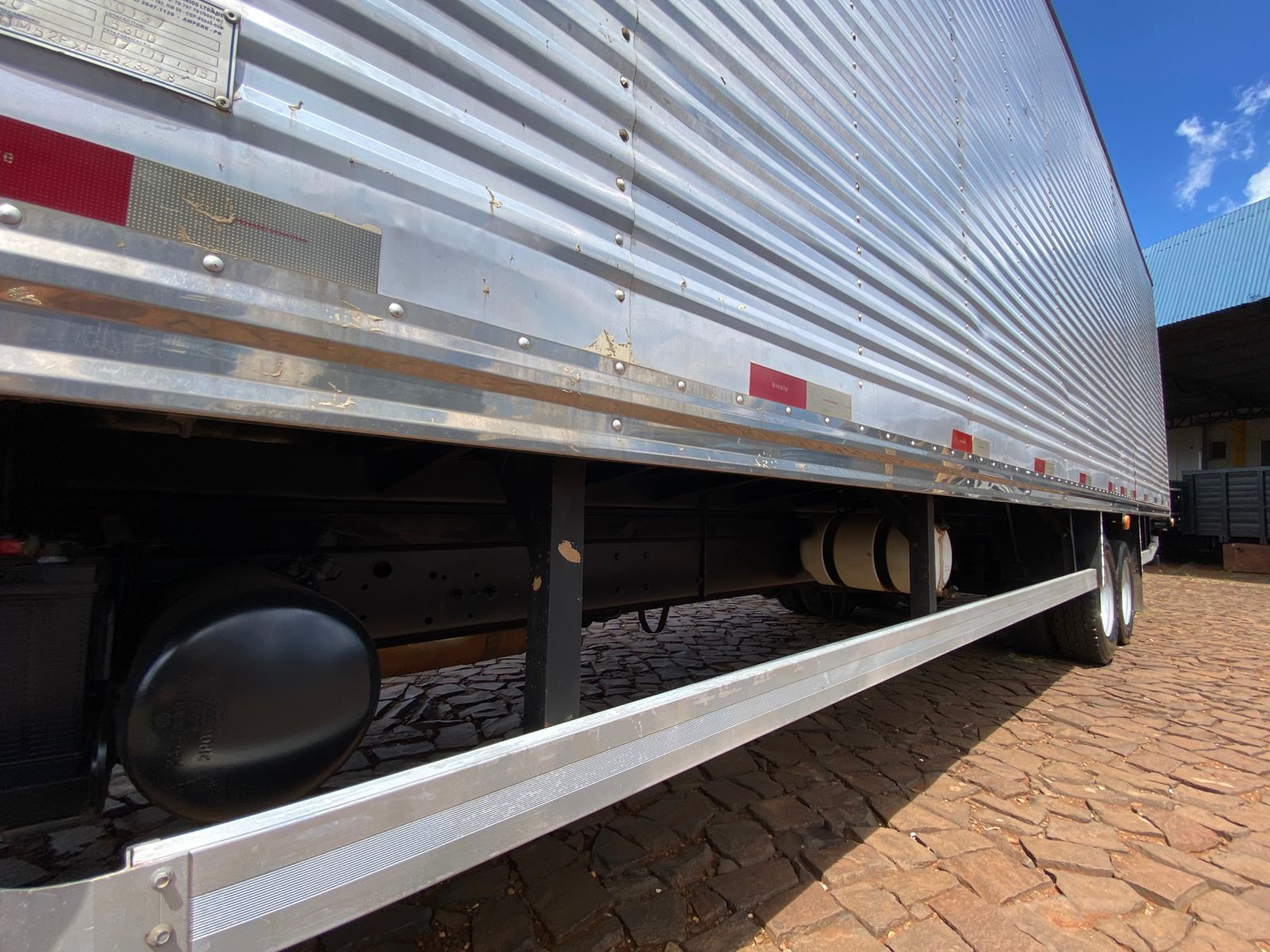 VW 13160 6X2 - Imagem 19