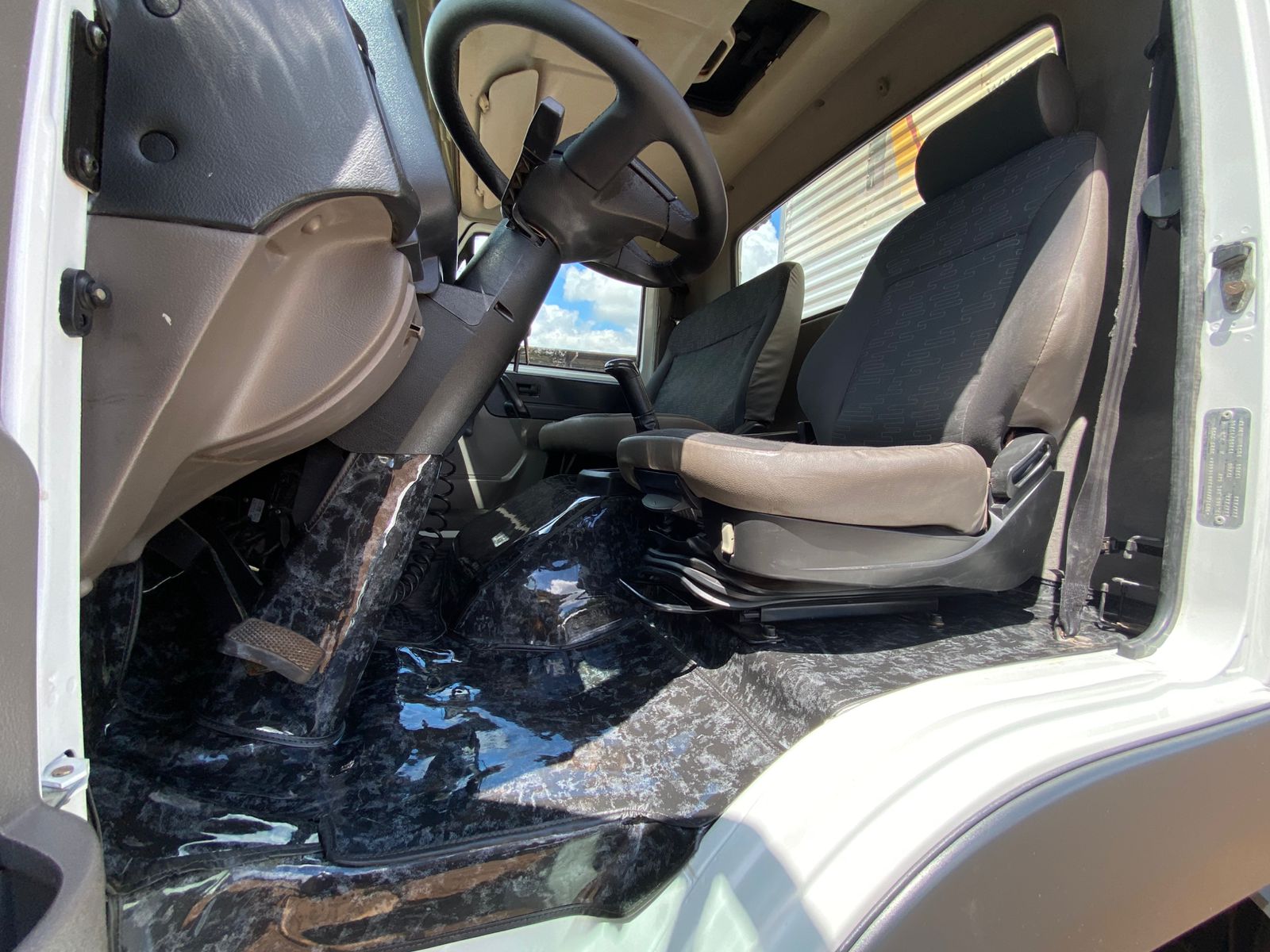 VW 13160 6X2 - Imagem 22