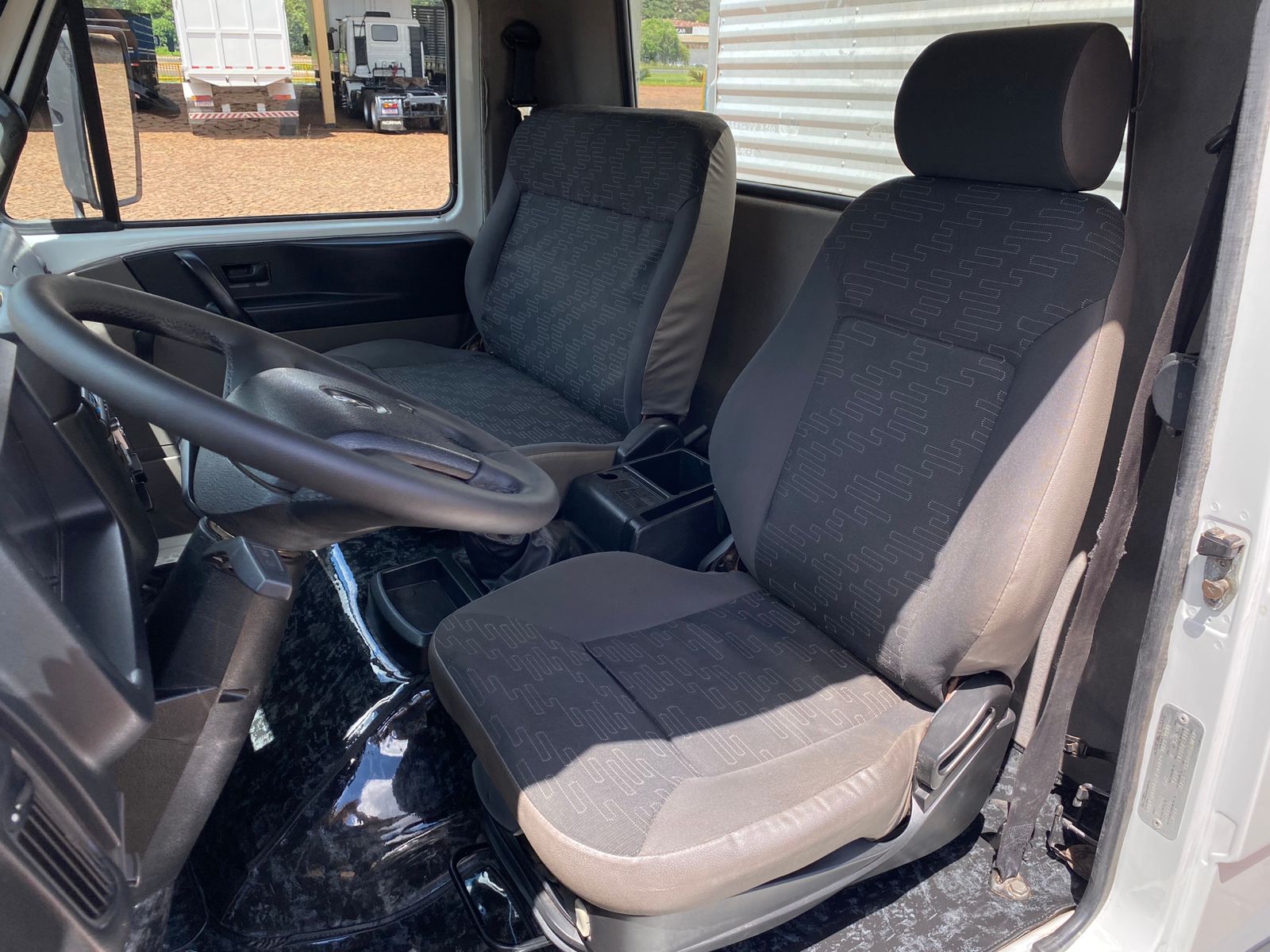 VW 13160 6X2 - Imagem 23