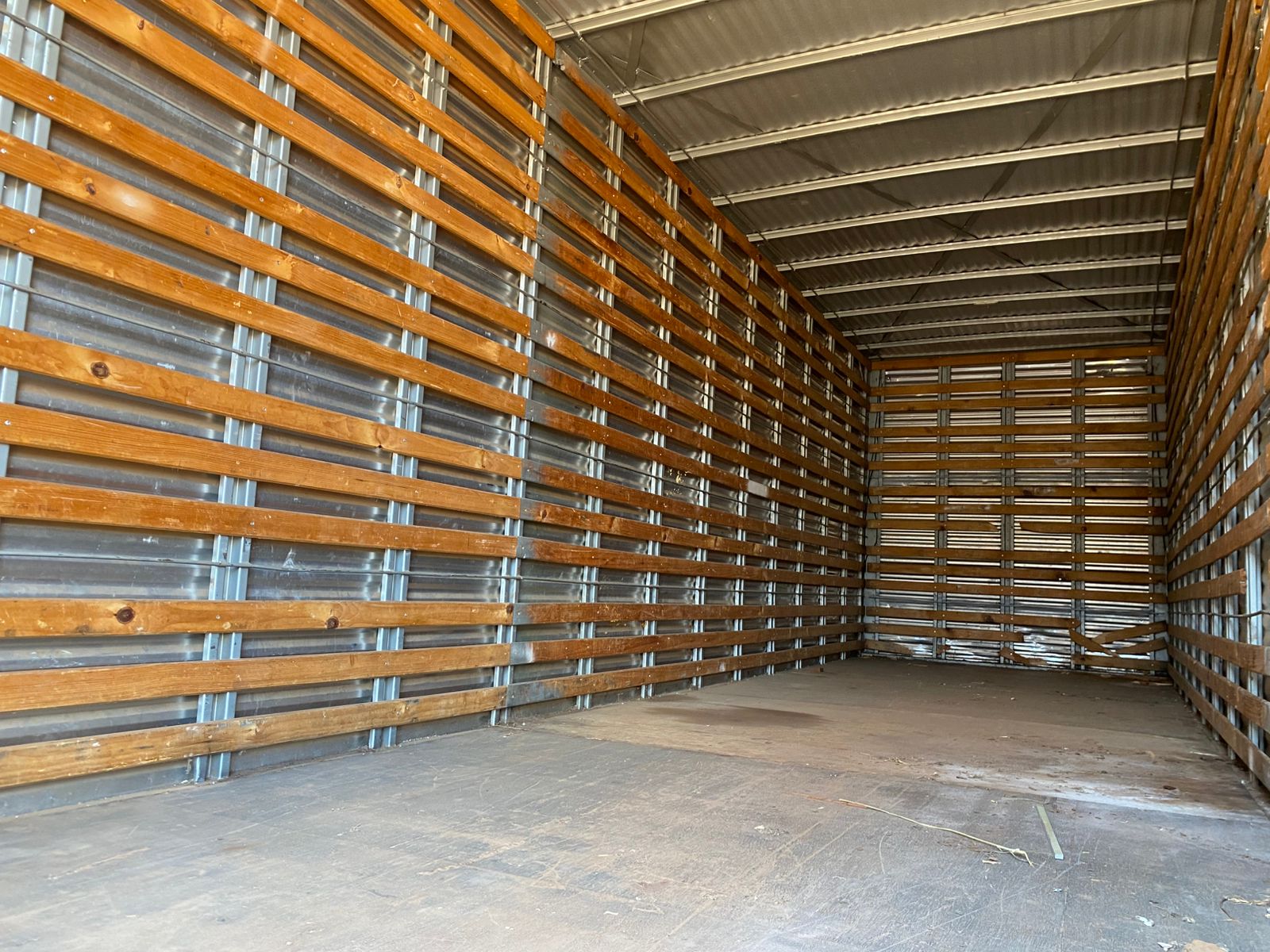 VW 13160 6X2 - Imagem 24