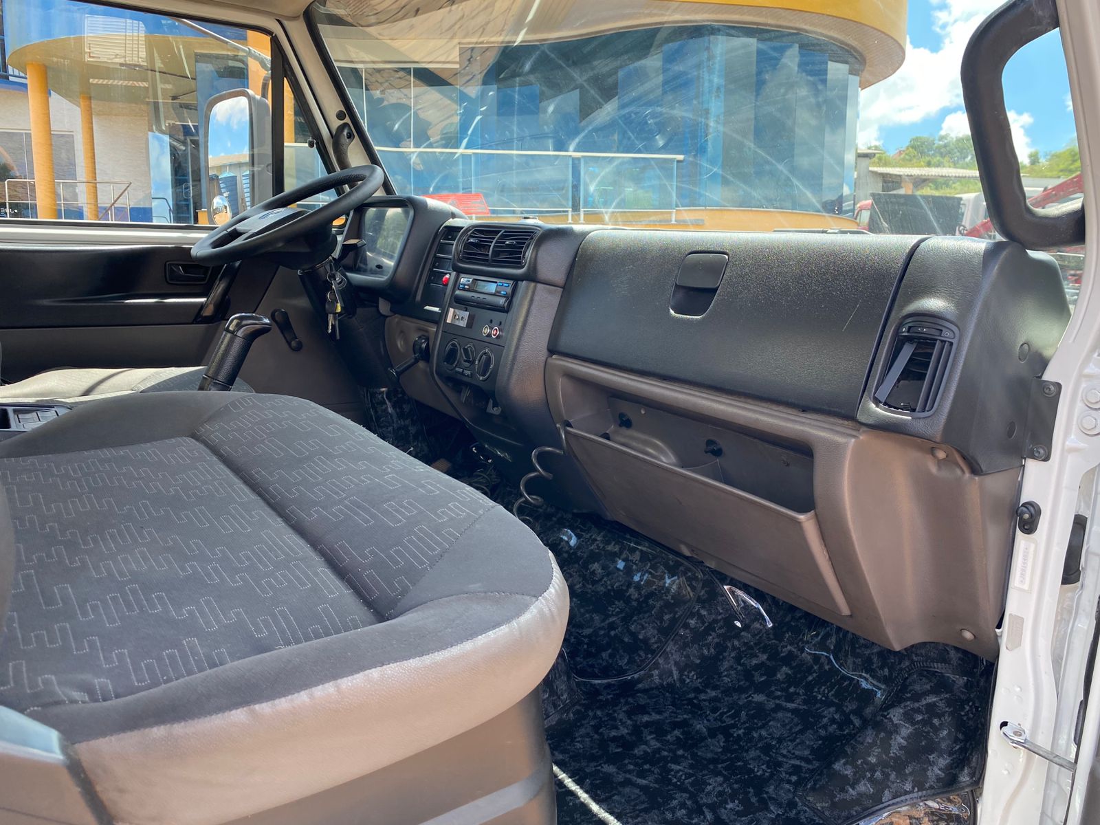 VW 13160 6X2 - Imagem 32