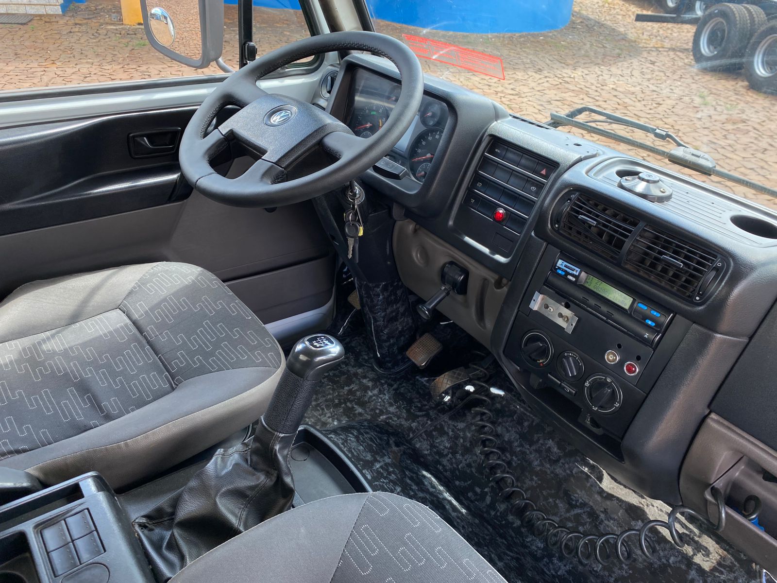 VW 13160 6X2 - Imagem 33