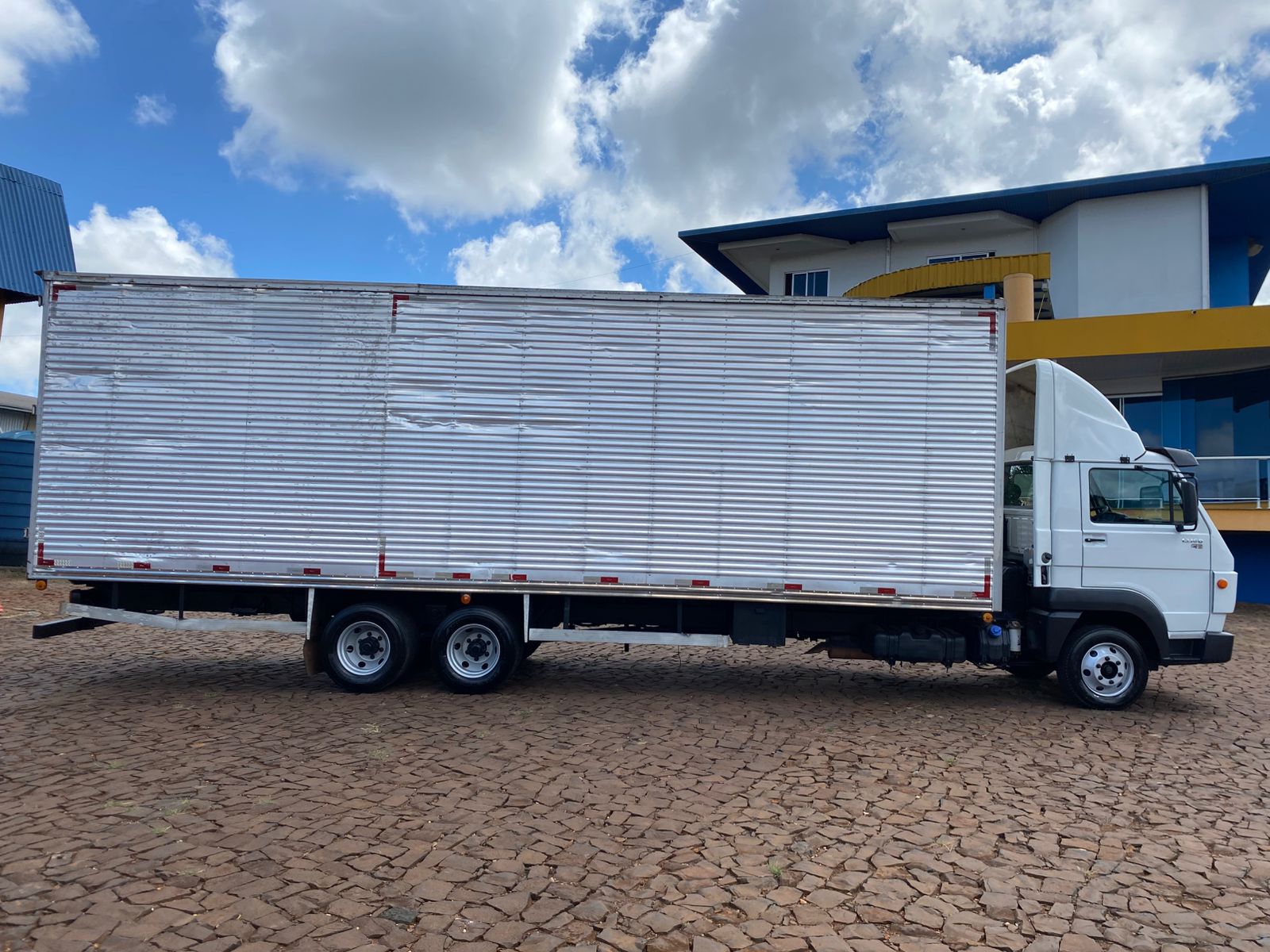 VW 13160 6X2 - Imagem 5