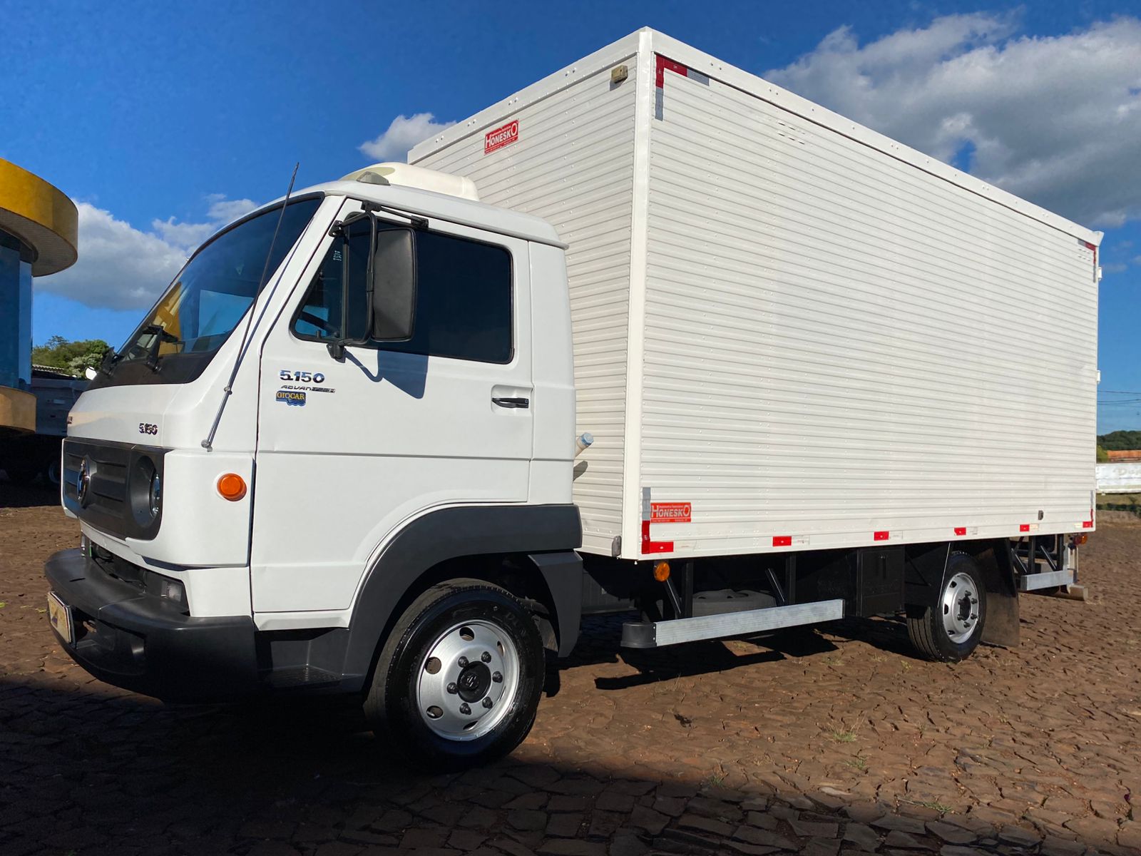 VW 5150 4X2 COM BAU - Imagem 2