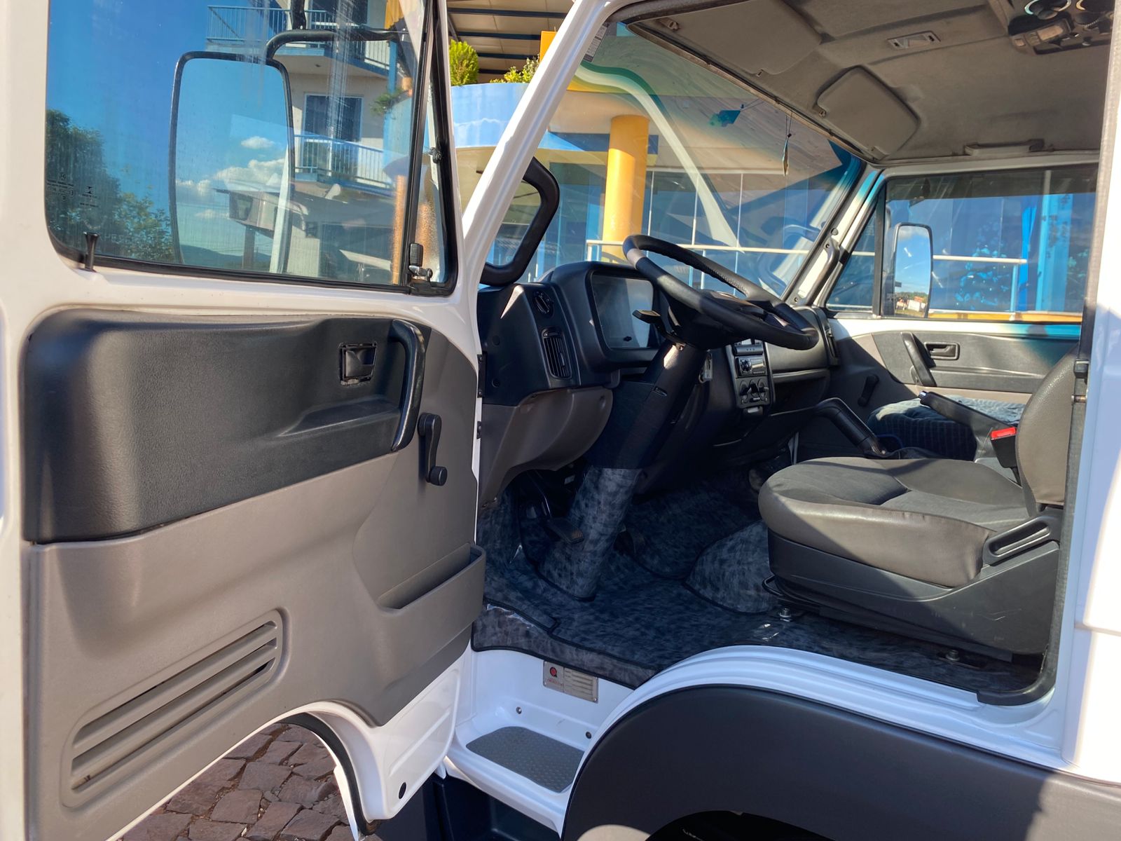 VW 5150 4X2 COM BAU - Imagem 17