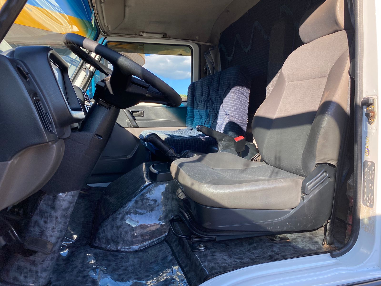 VW 5150 4X2 COM BAU - Imagem 18