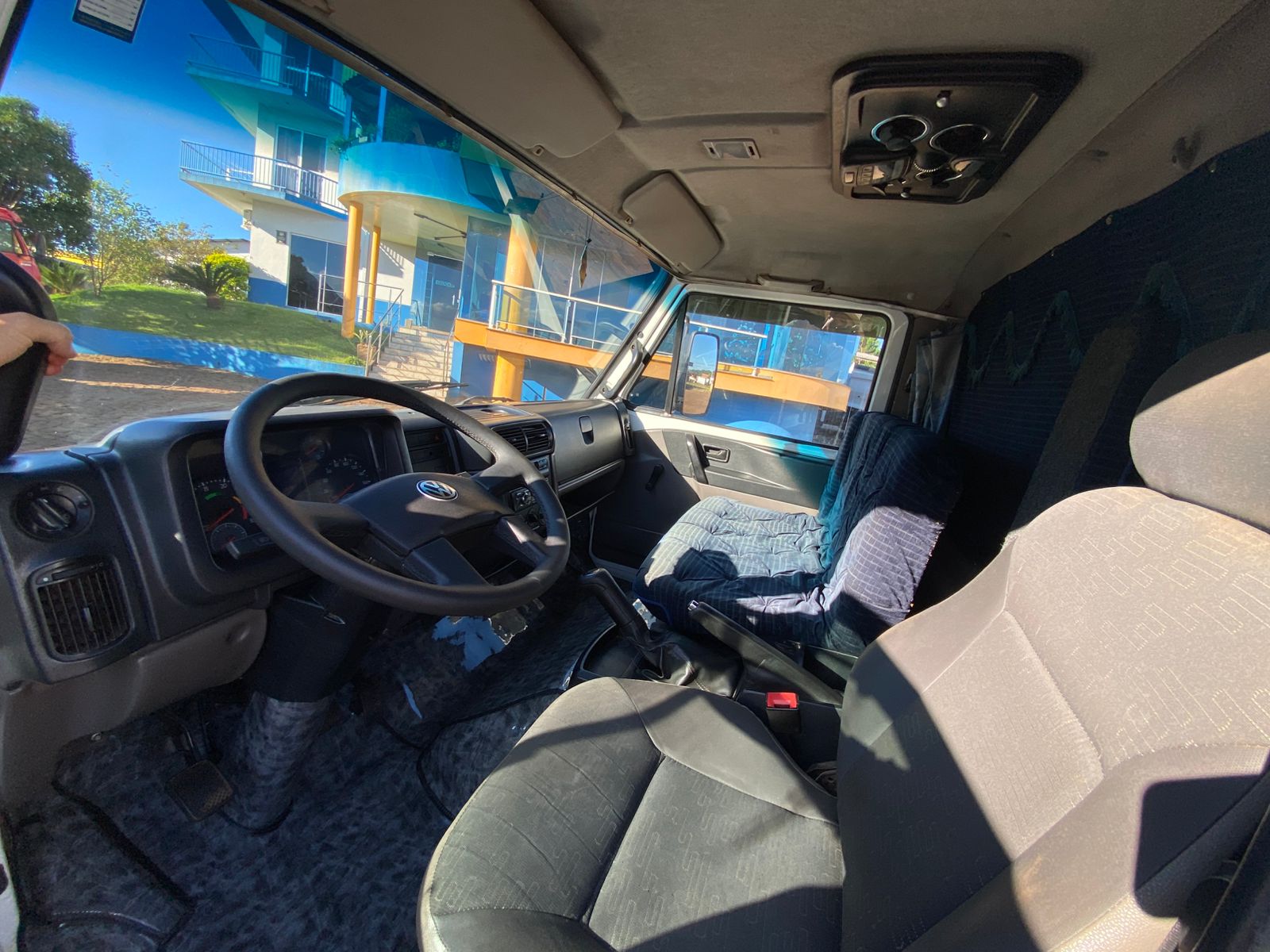 VW 5150 4X2 COM BAU - Imagem 21