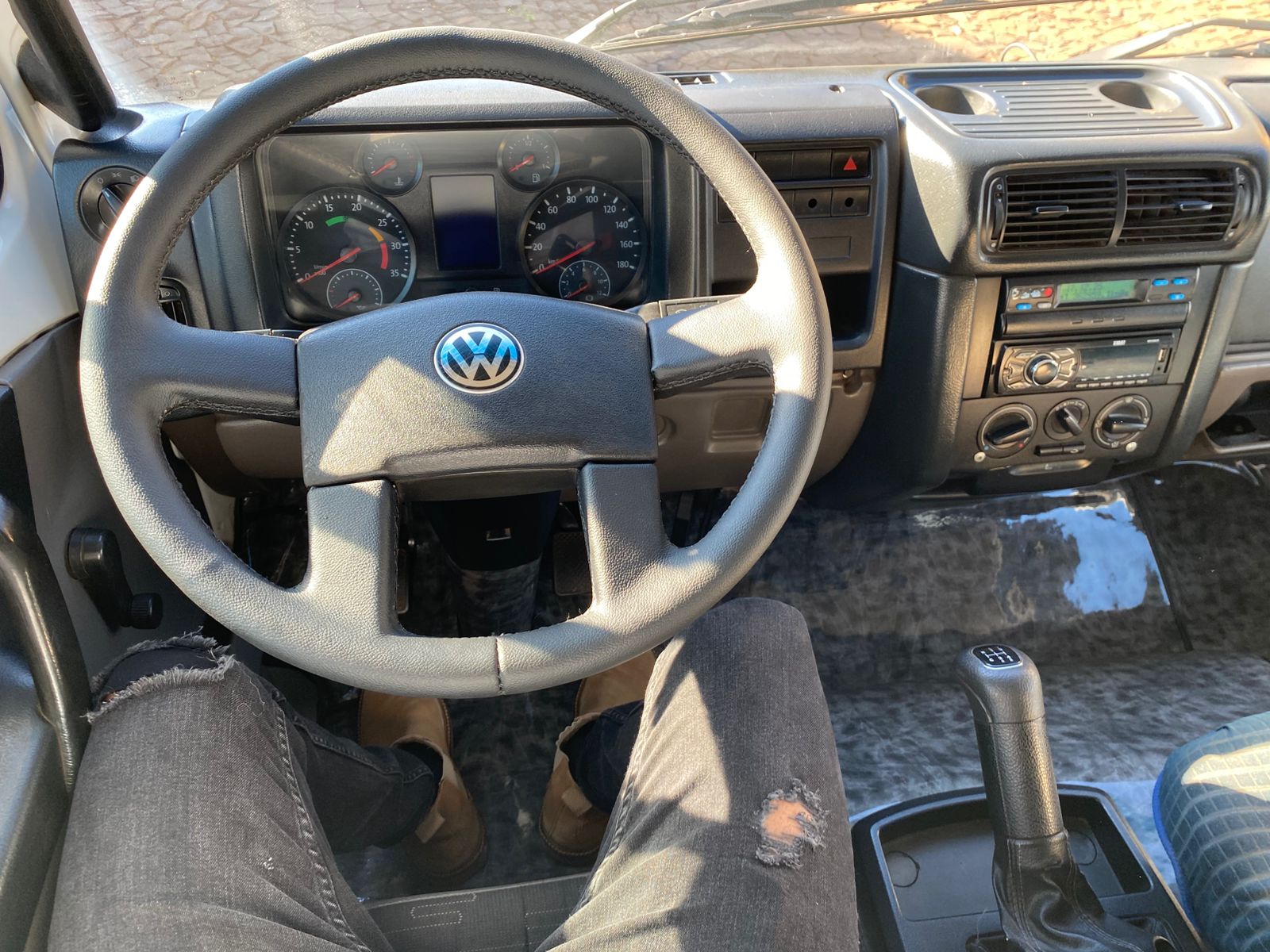 VW 5150 4X2 COM BAU - Imagem 25