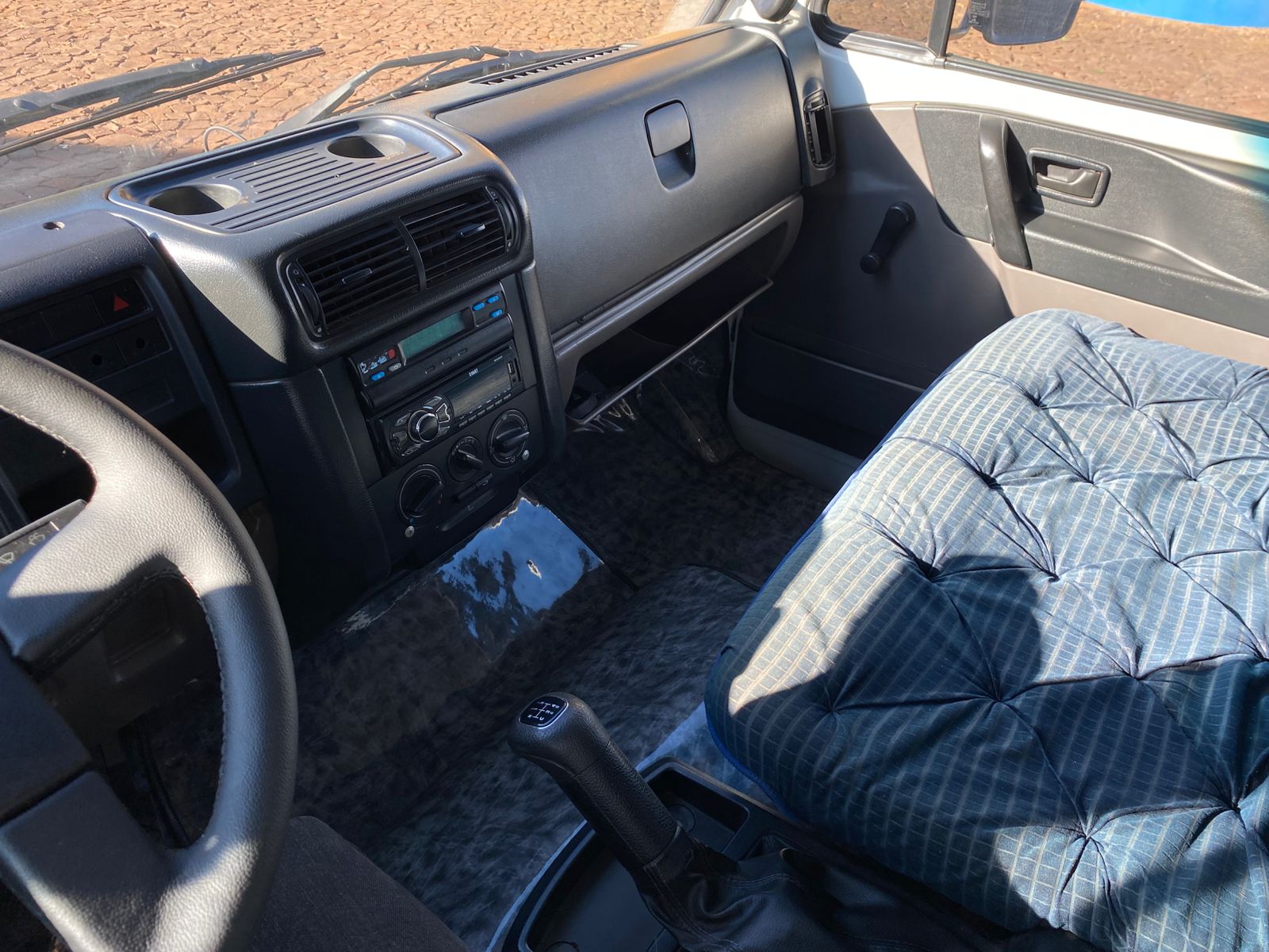 VW 5150 4X2 COM BAU - Imagem 26