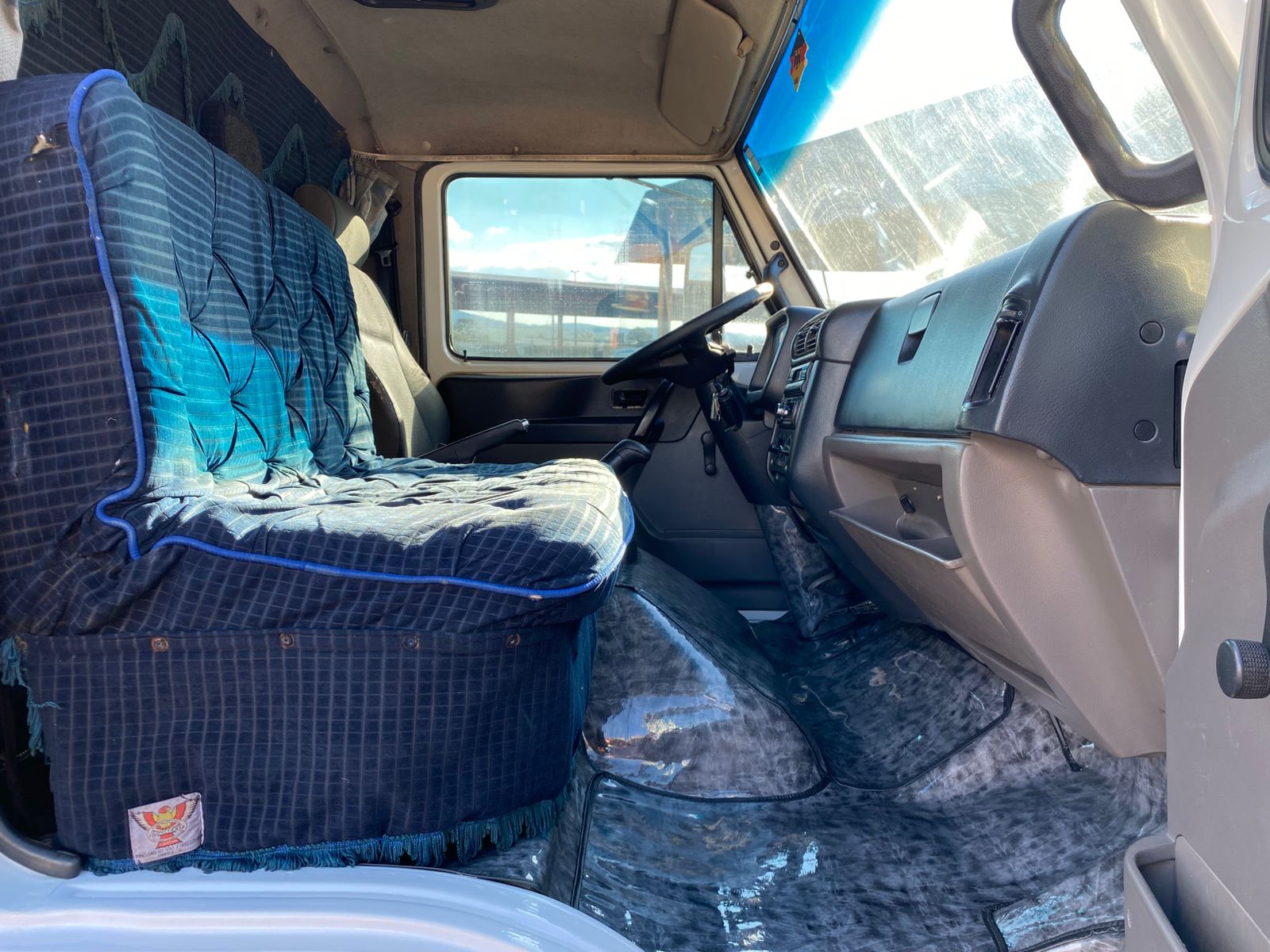 VW 5150 4X2 COM BAU - Imagem 27