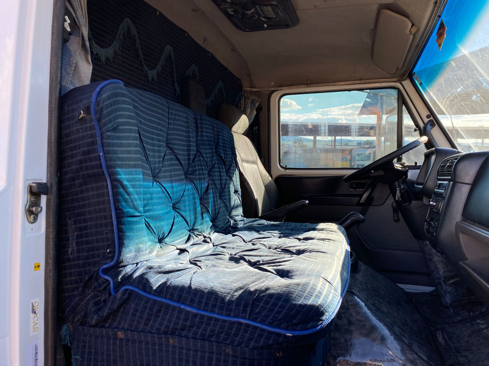 VW 5150 4X2 COM BAU - Imagem 28