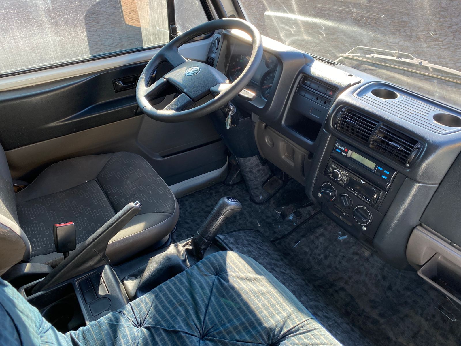 VW 5150 4X2 COM BAU - Imagem 29