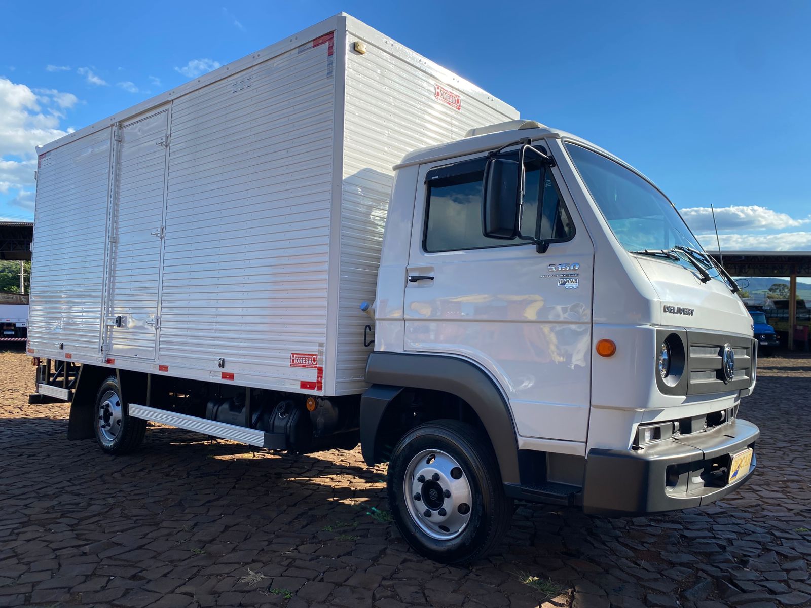 VW 5150 4X2 COM BAU - Imagem 4