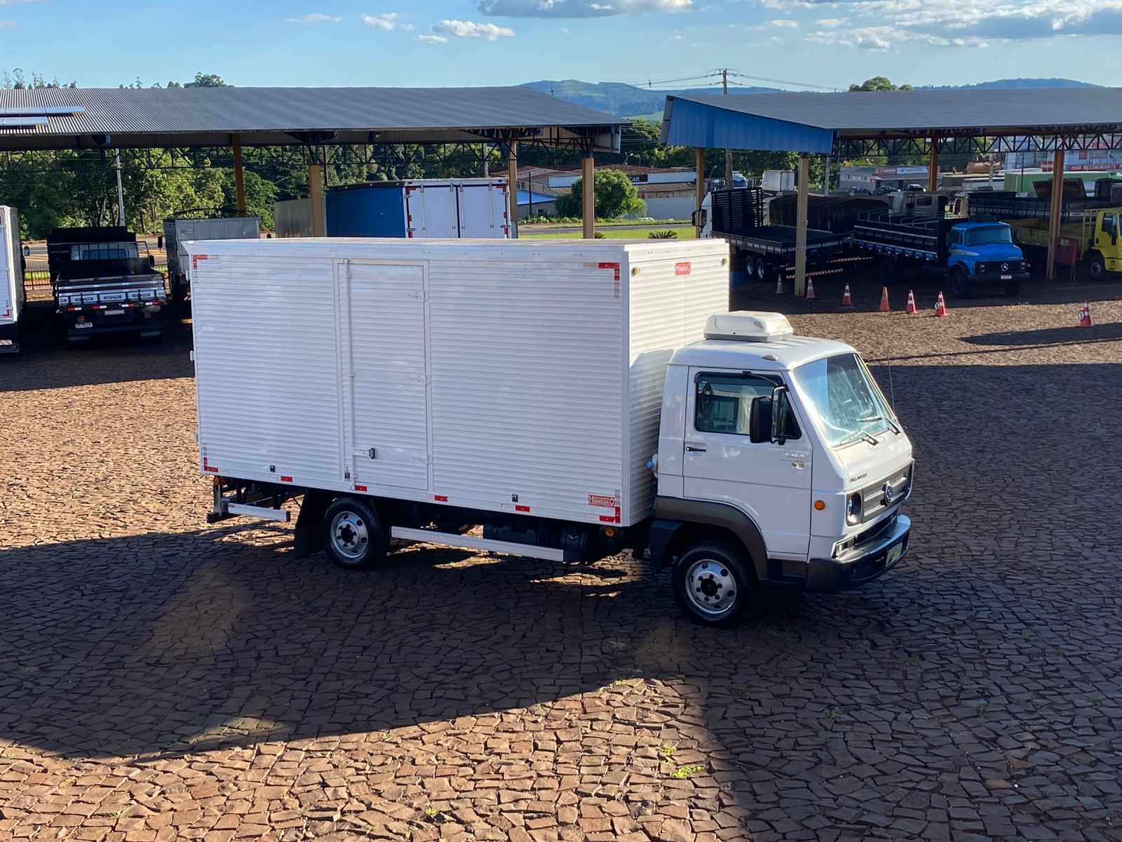 VW 5150 4X2 COM BAU - Imagem 33