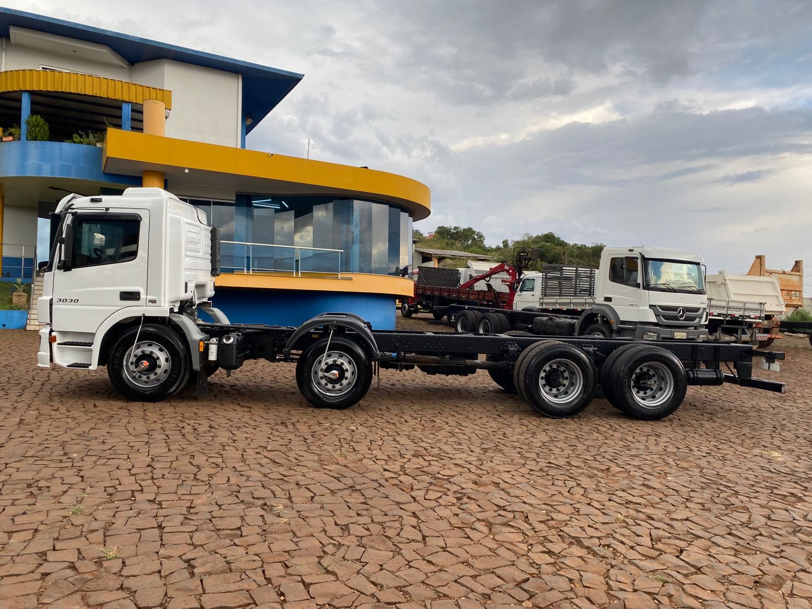 MB ATEGO 3030 8X2 - Imagem 17