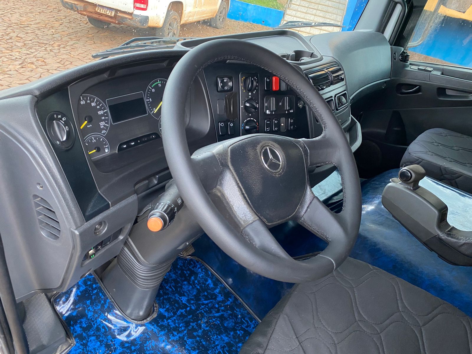 MB ATEGO 3030 8X2 - Imagem 21