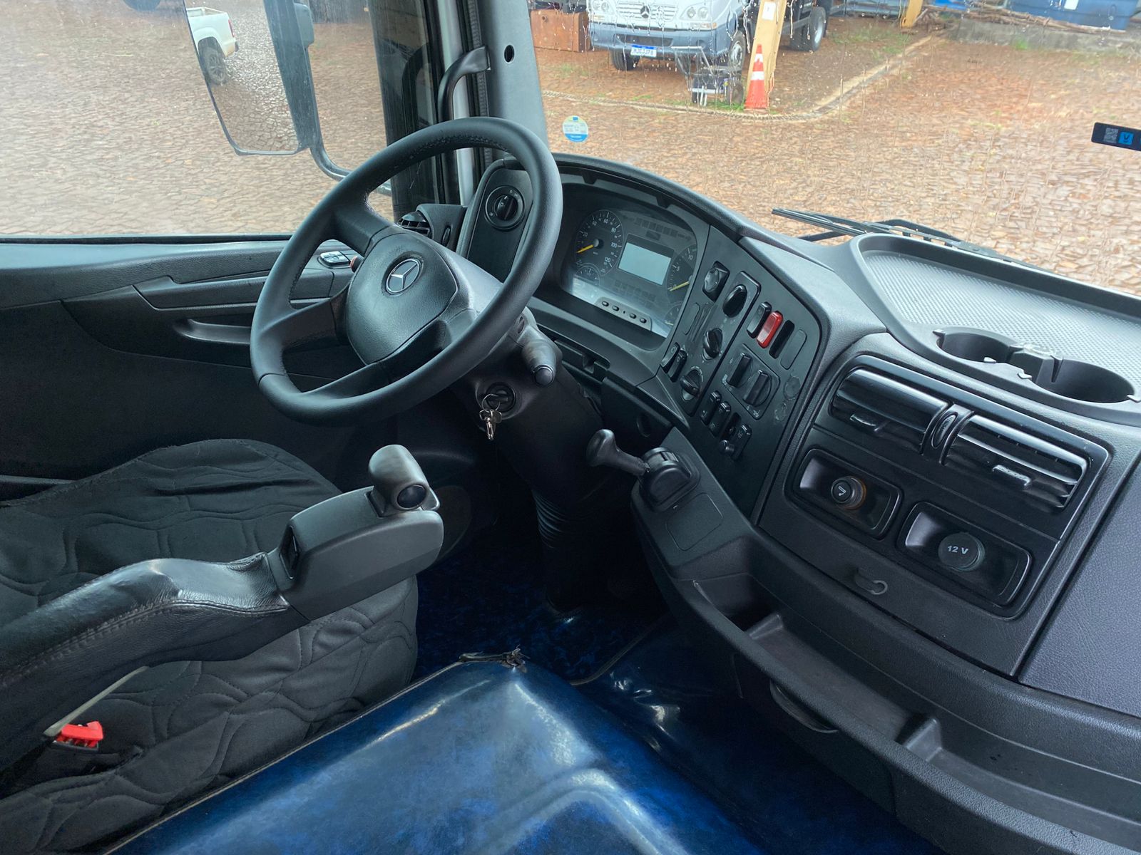 MB ATEGO 3030 8X2 - Imagem 30