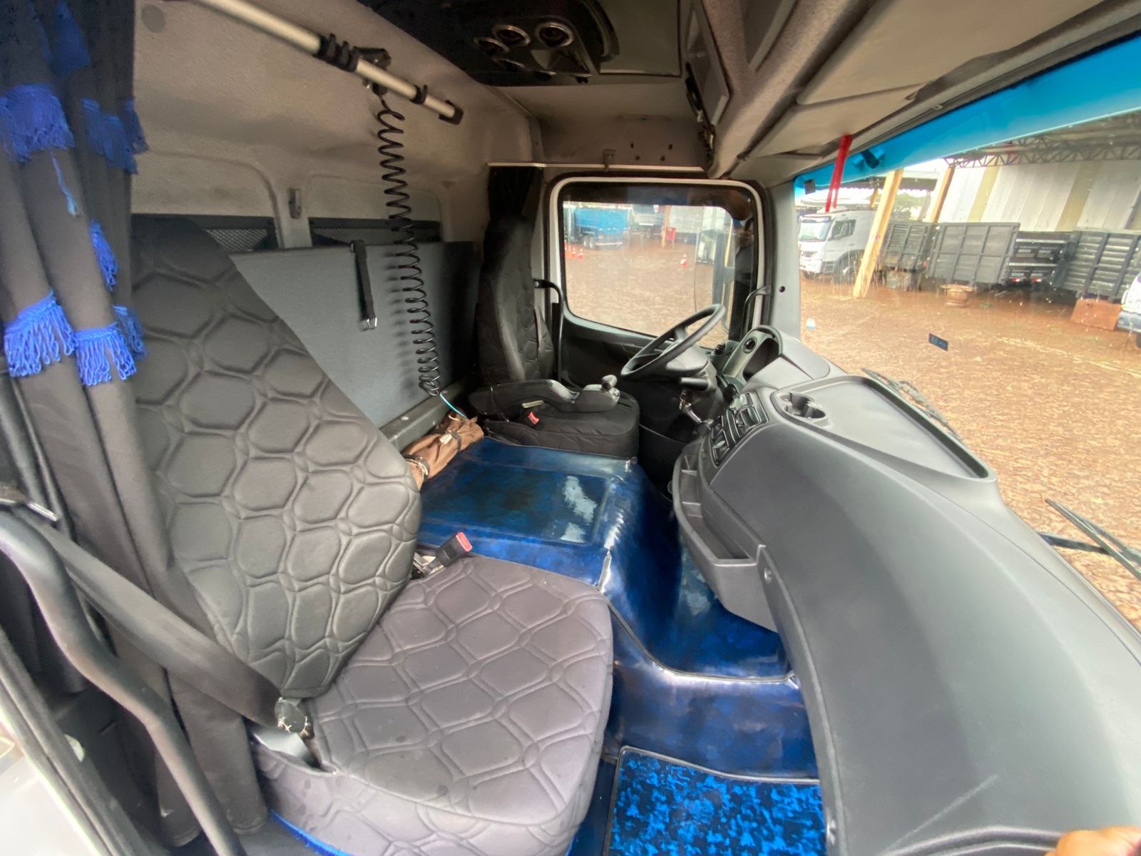 MB ATEGO 3030 8X2 - Imagem 31