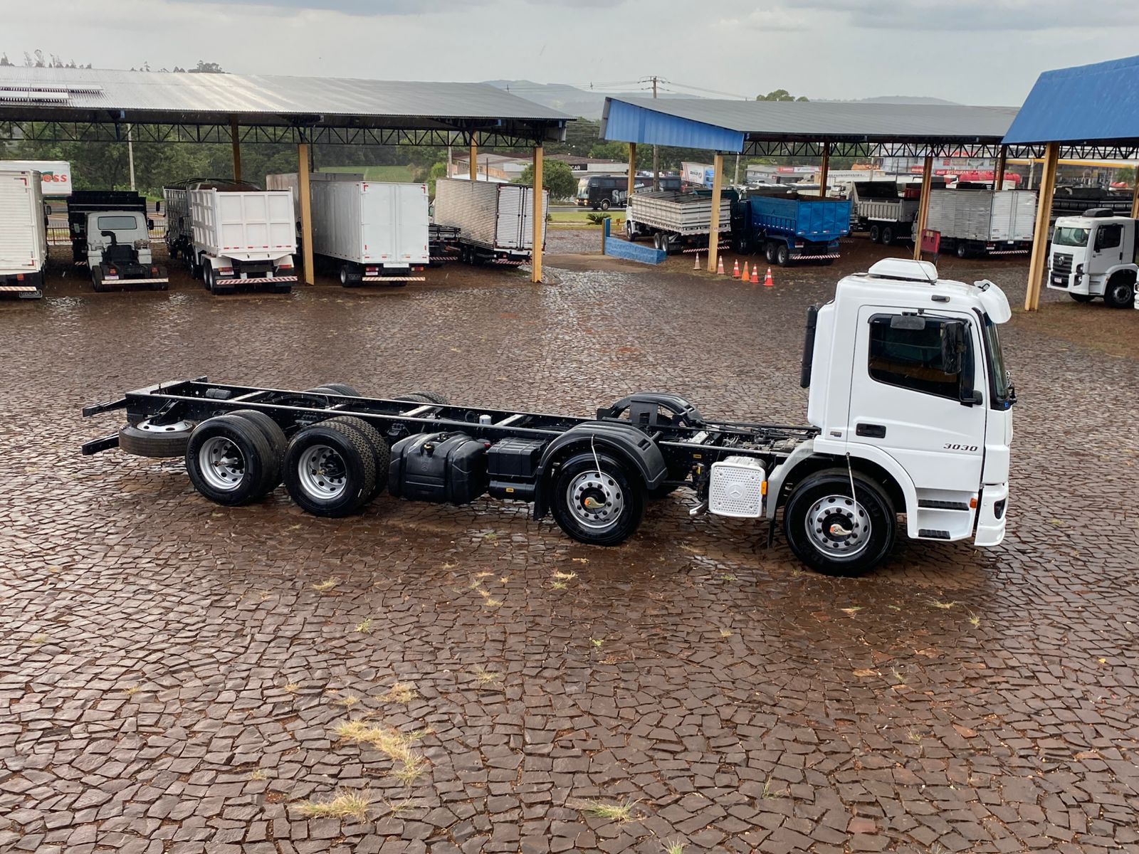 MB ATEGO 3030 8X2 - Imagem 32