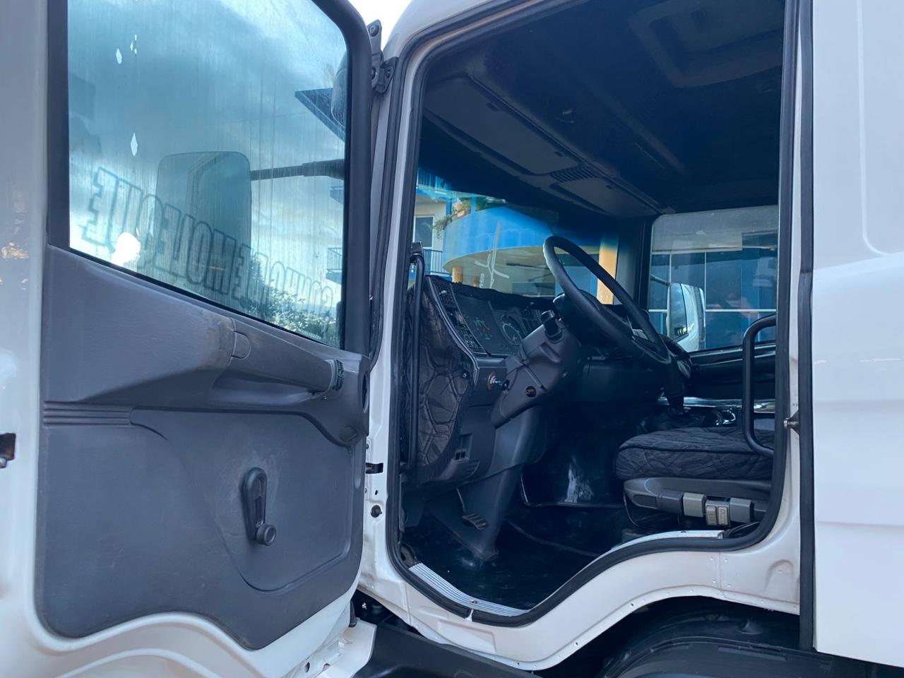 SCANIA P94 260 Cabine Leito - Imagem 17