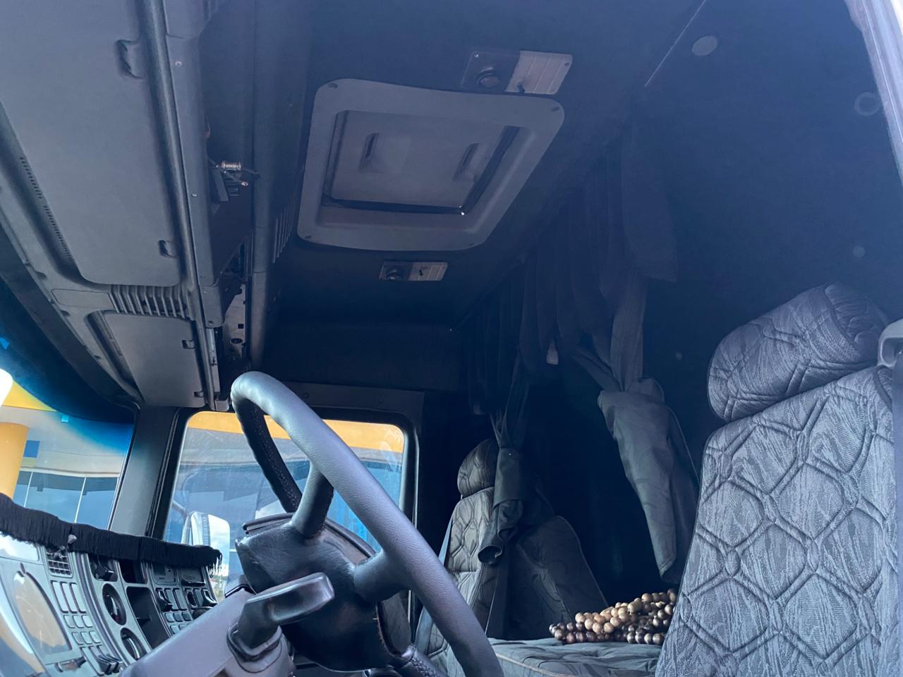 SCANIA P94 260 Cabine Leito - Imagem 18