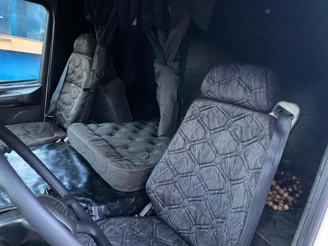 SCANIA P94 260 Cabine Leito - Imagem 21