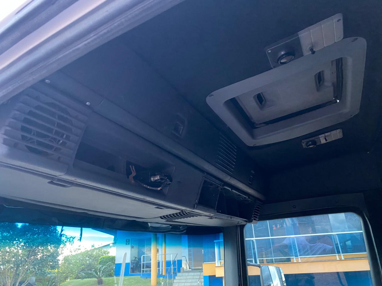 SCANIA P94 260 Cabine Leito - Imagem 23