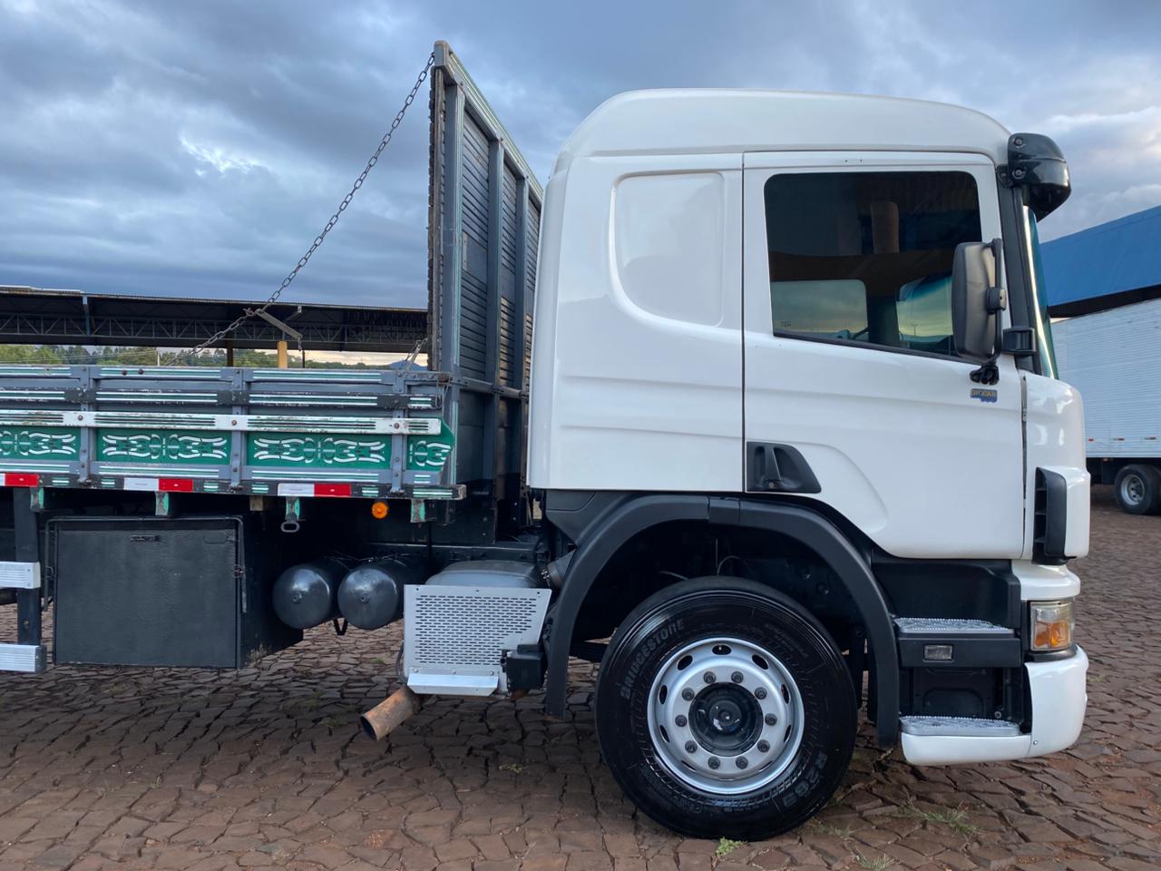 SCANIA P94 260 Cabine Leito - Imagem 5