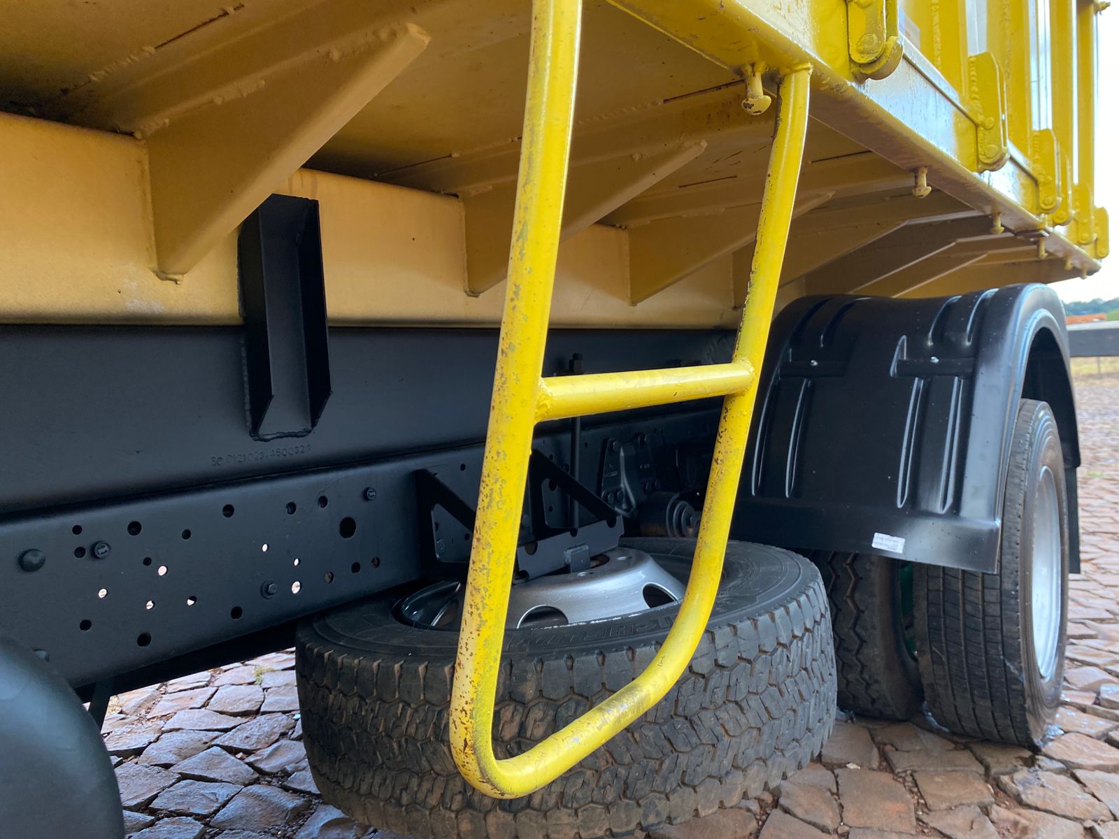 VW 9150 CUMMINS 4X2 Basculante - Imagem 16