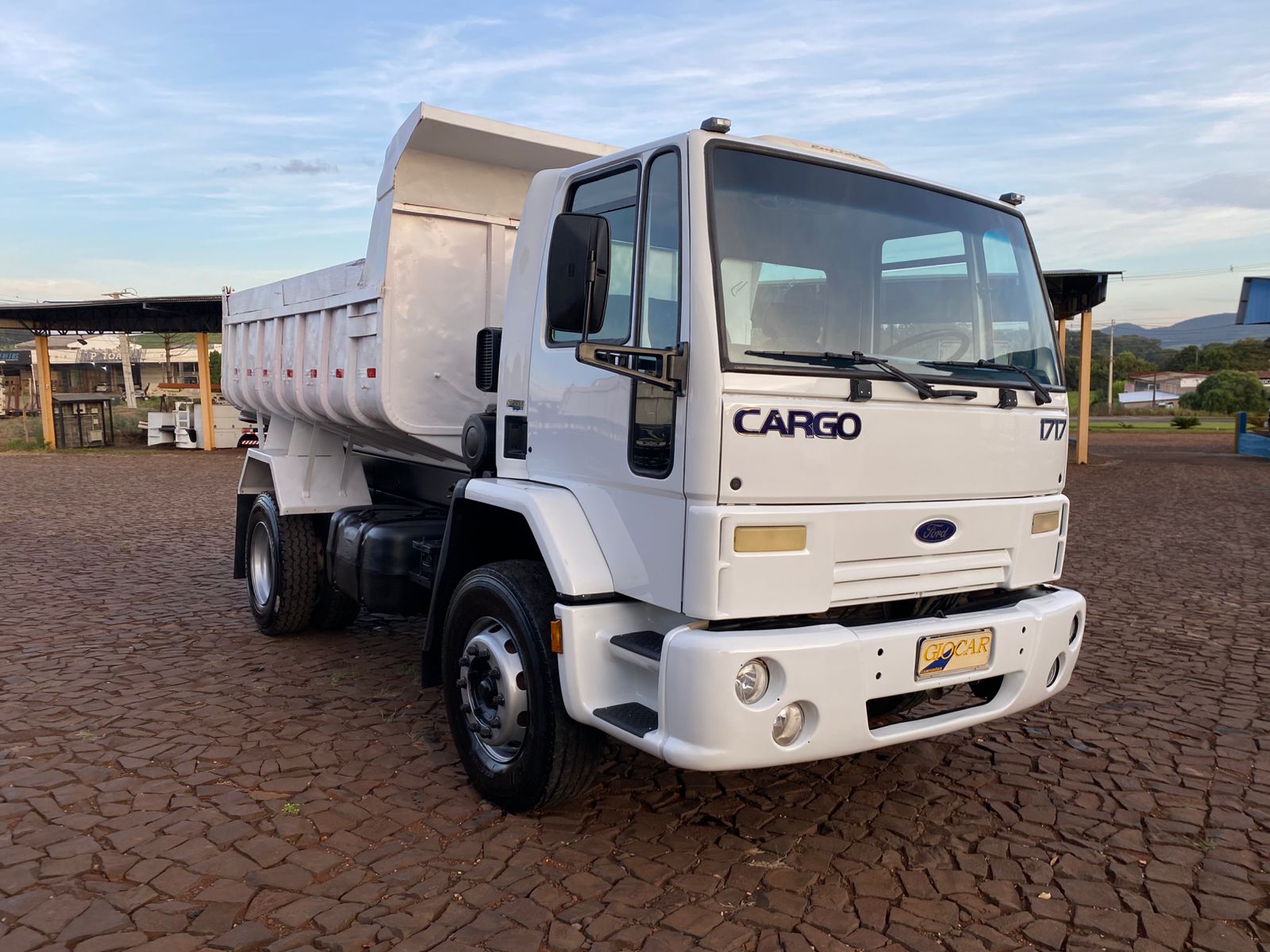 CARGO 1717 4X2 - Imagem 14