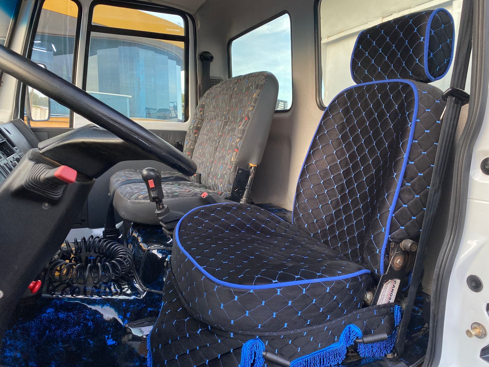CARGO 1717 4X2 - Imagem 22