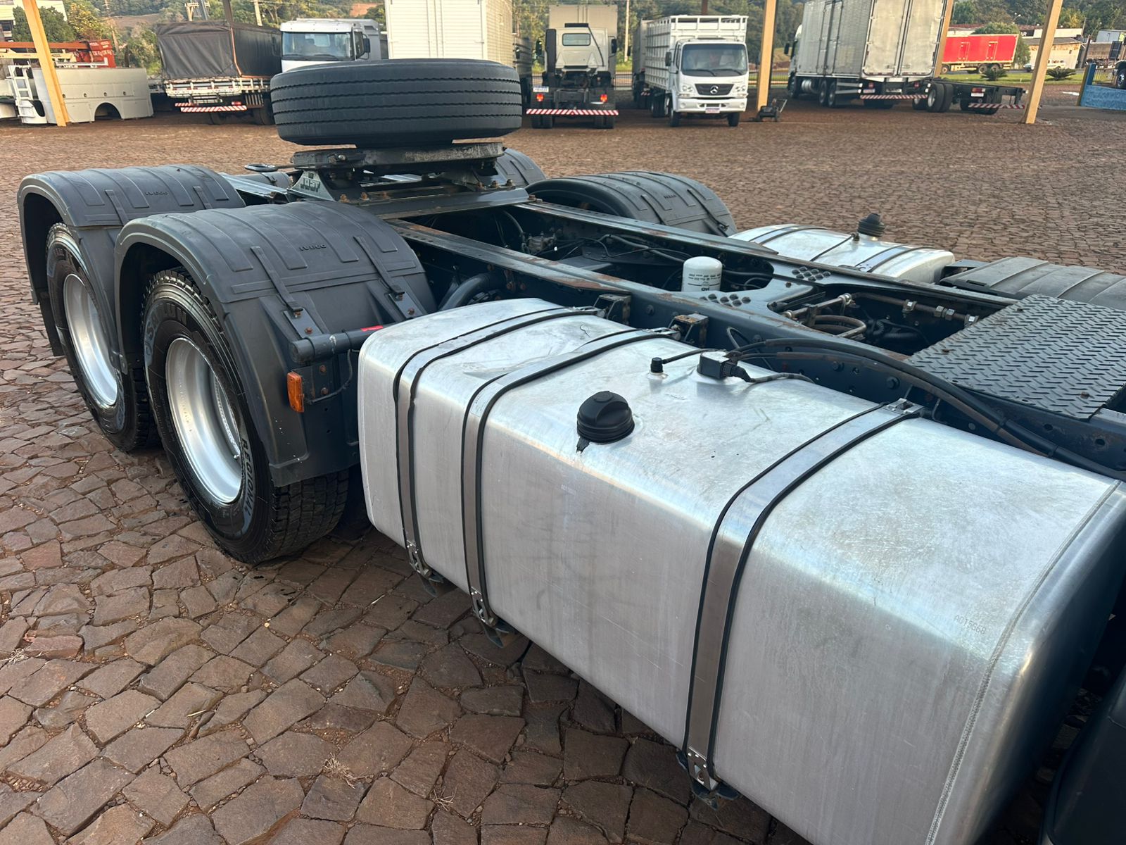 IVECO STRALIS 440 HI ROAD 6X2 - Imagem 9