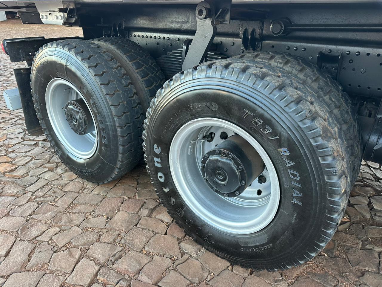 MB AXOR 3340 6X4 - Imagem 15