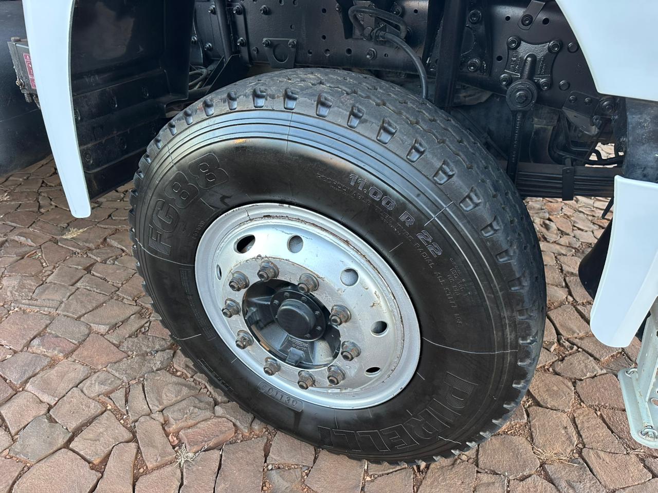 MB AXOR 3340 6X4 - Imagem 16