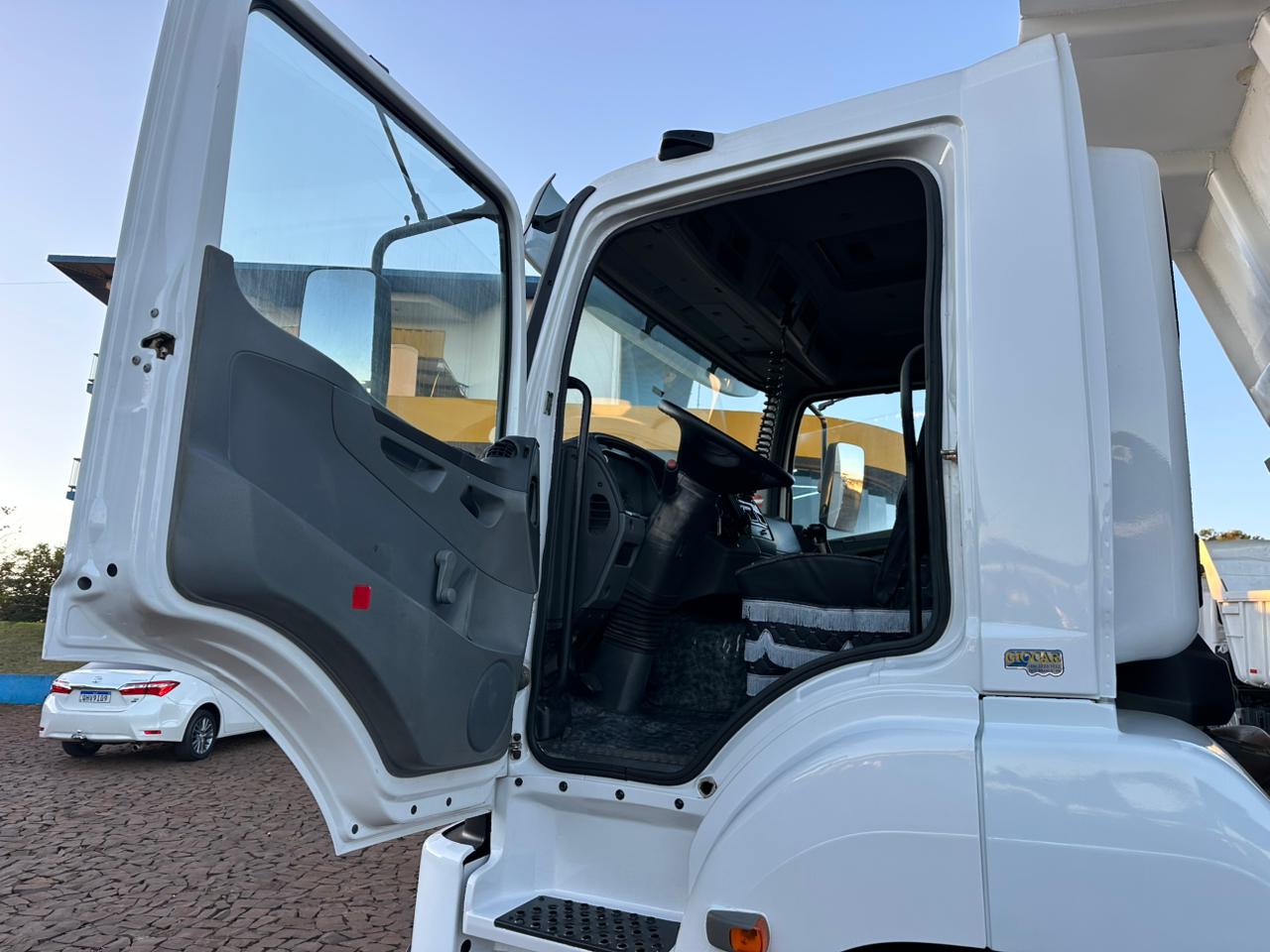 MB AXOR 3340 6X4 - Imagem 18