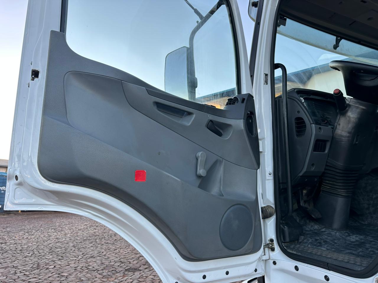 MB AXOR 3340 6X4 - Imagem 19
