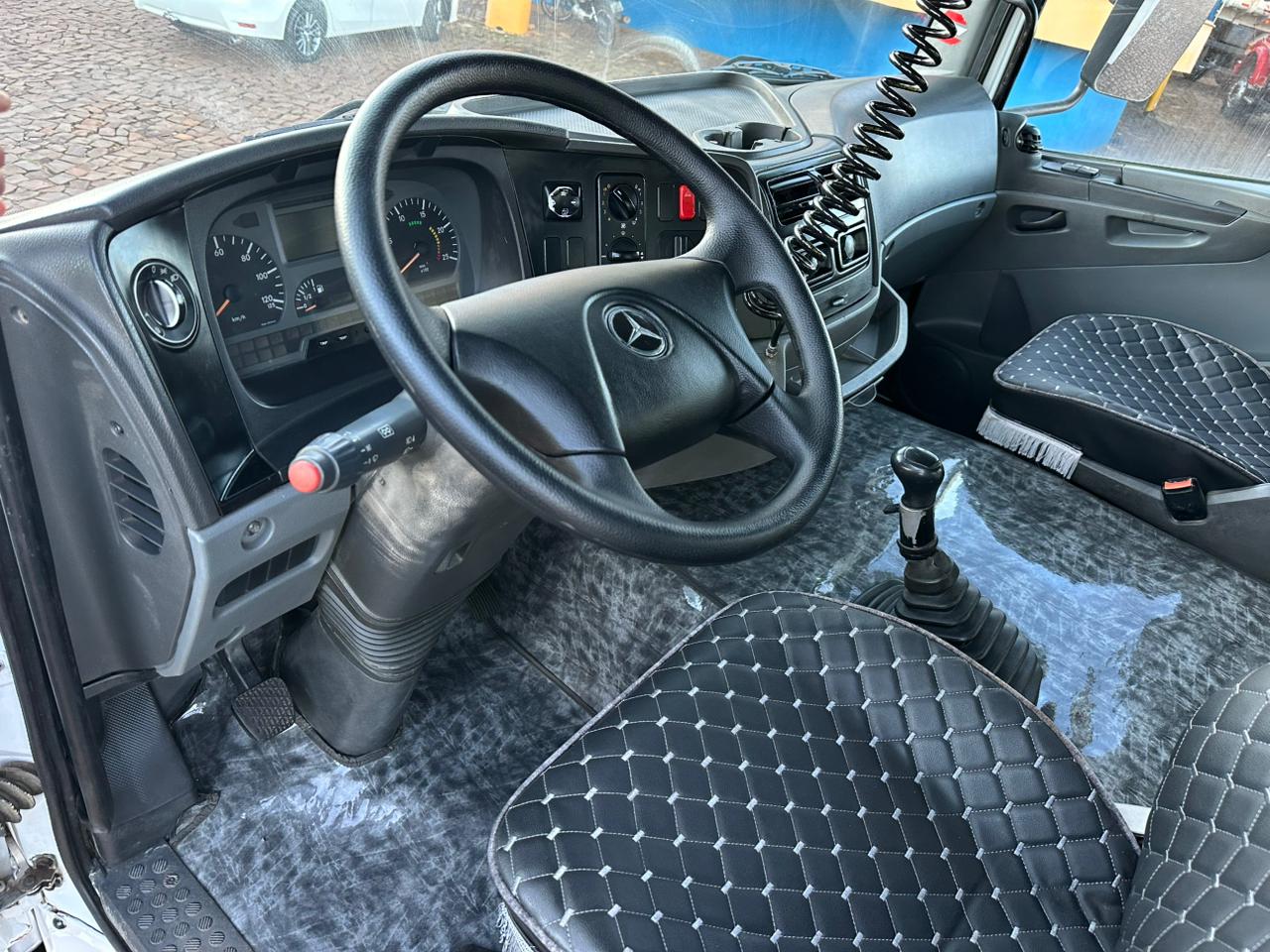 MB AXOR 3340 6X4 - Imagem 24