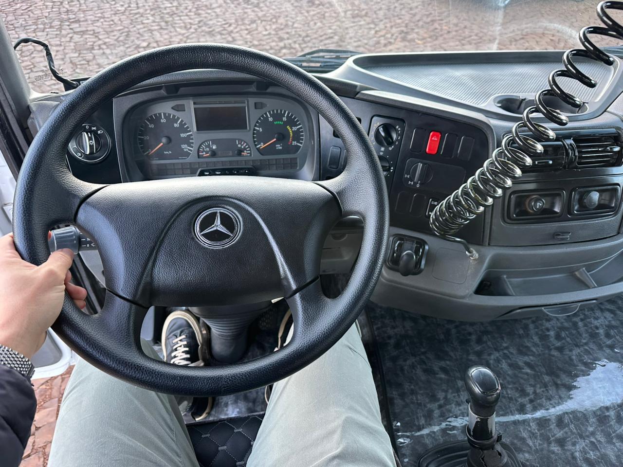MB AXOR 3340 6X4 - Imagem 27