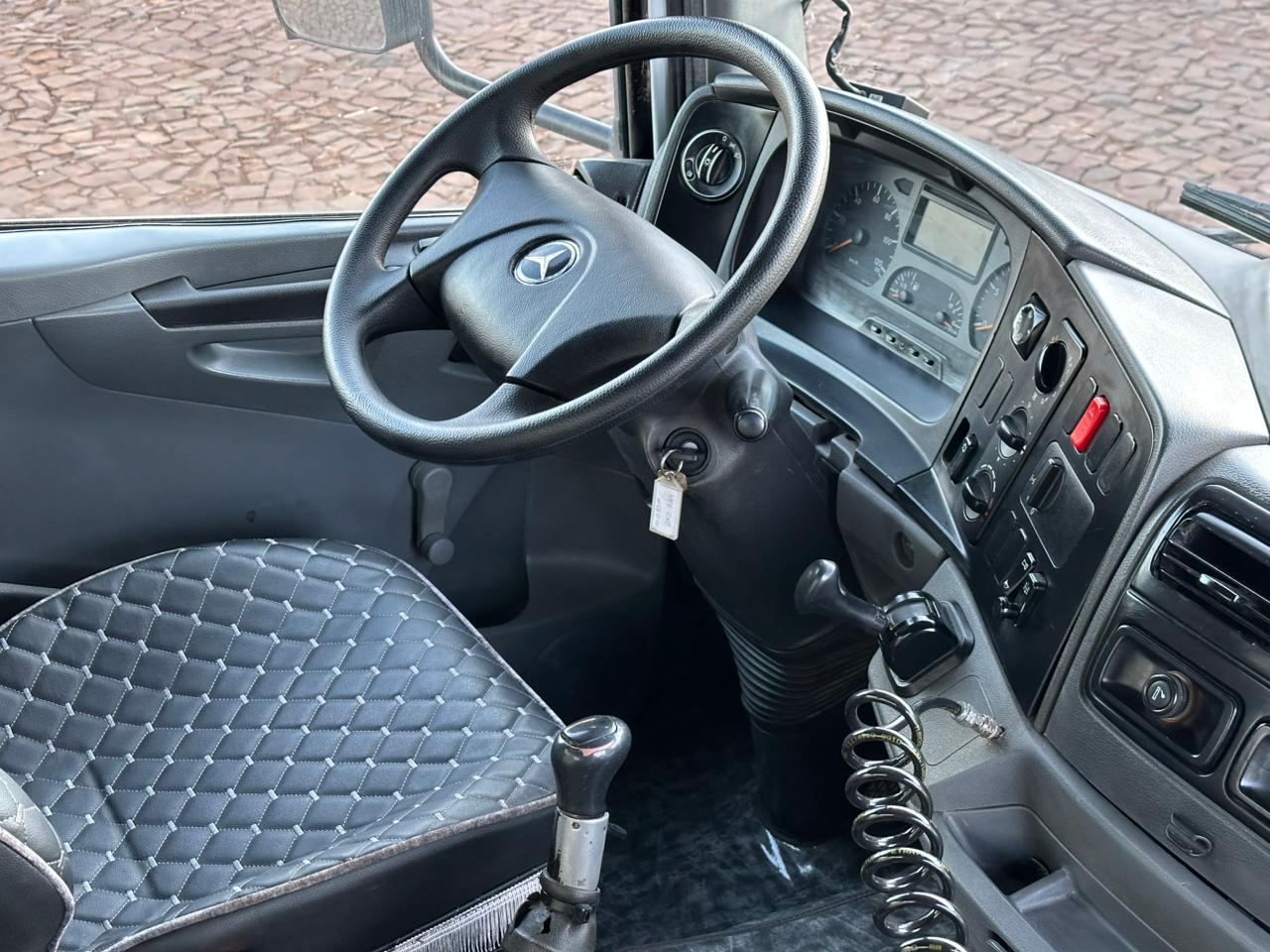 MB AXOR 3340 6X4 - Imagem 33