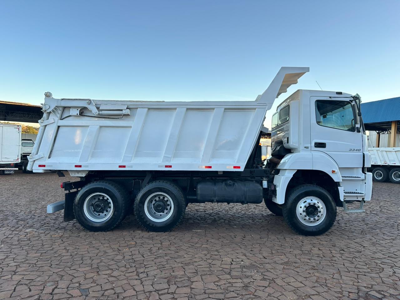 MB AXOR 3340 6X4 - Imagem 8