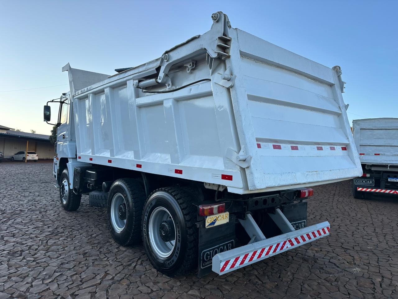 MB AXOR 3340 6X4 - Imagem 10